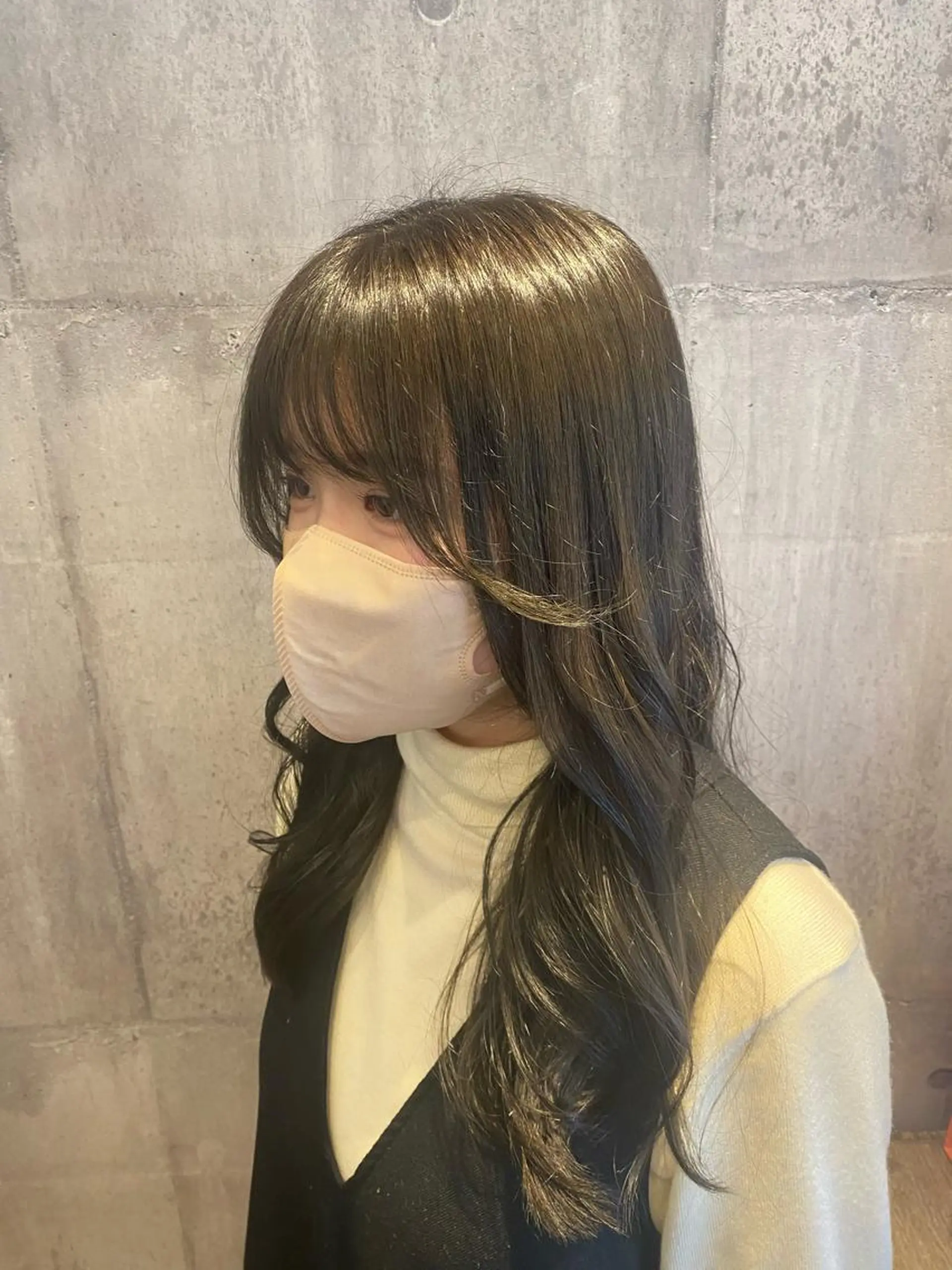 ロング カラー 新谷 桃子のヘアスタイル