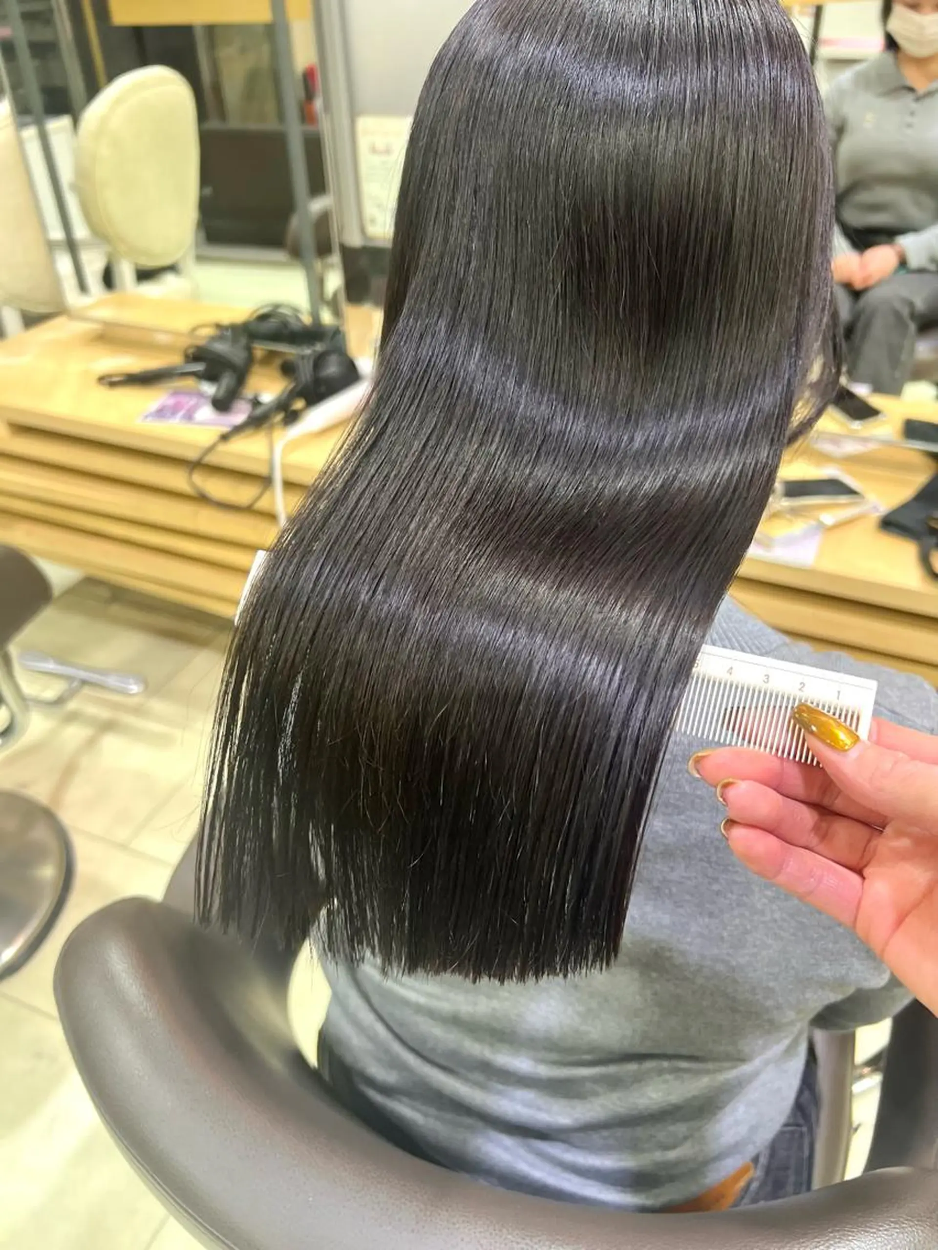 ミディアム 暖色ｶﾗｰ/ﾚｲﾔｰ ｶｯﾄ/Yunaのヘアスタイル