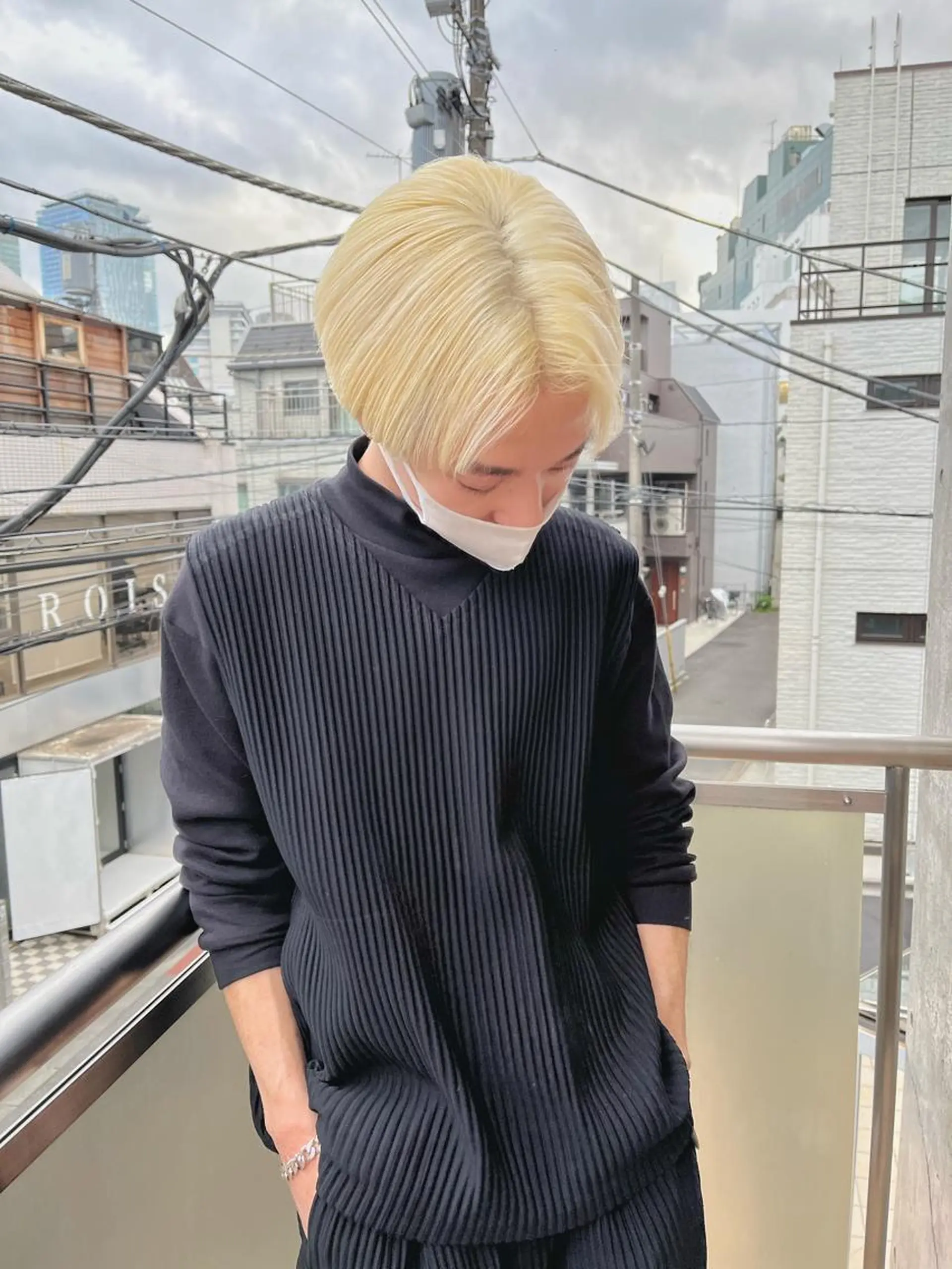 ショート アッシュ ミルクティーブラウン ピンクブラウン レイヤーカット カット ヘアカラー ハイトーンNo.1✨ パーマ✨イマイタツヤのヘアスタイル