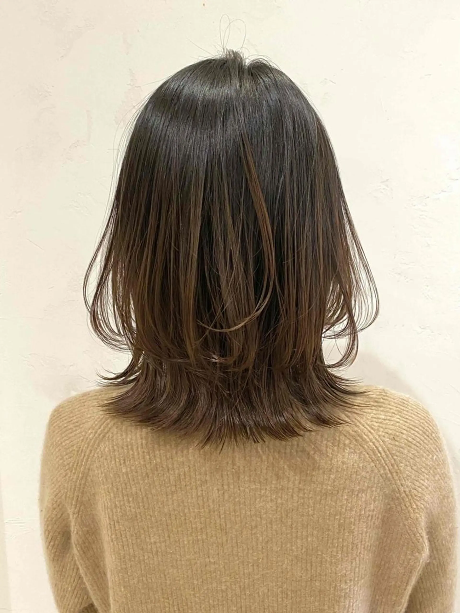 カラー ミディアム ボブレイヤー ボブ くびれヘア 顔まわりレイヤー 顔周りカット Neolive plus所属・前田 裕介のヘアスタイル