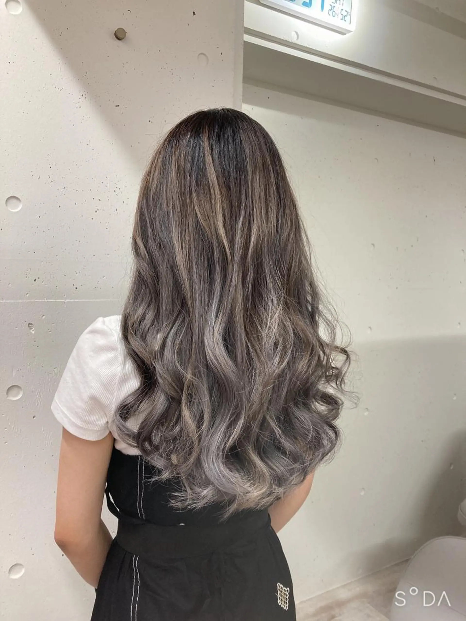 ロング カラー バレイヤージュ レイヤーカット ミルミー美容室所属・🦄💒💓齎藤 七海子🦄💒💓のマツエク・マツパデザイン