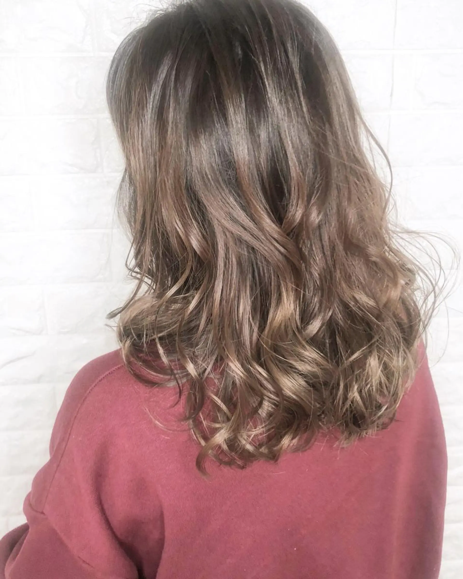 ミディアム 外国人風カラー レイヤーカット 縮毛矯正/髪質改善 主税巧一のヘアスタイル