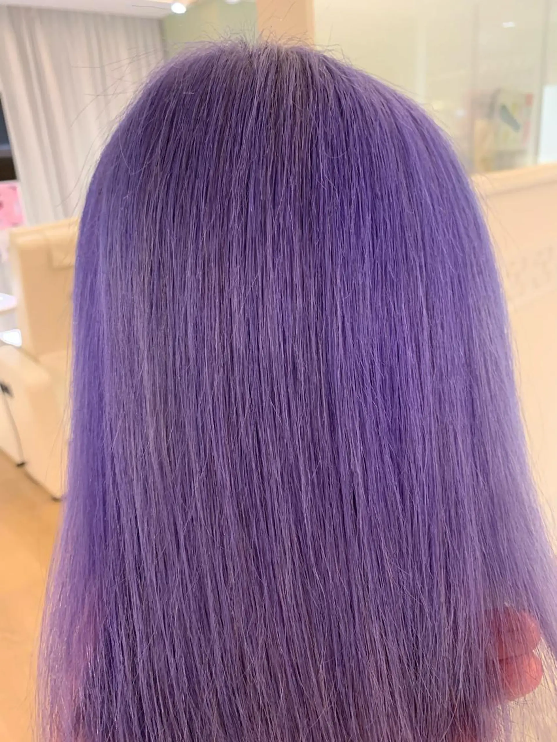 ミディアム カラー ブリーチ パープルカラー サロウィン(SALOWIN)原宿iori店所属・れい🫧 ハイトーン特化のヘアスタイル