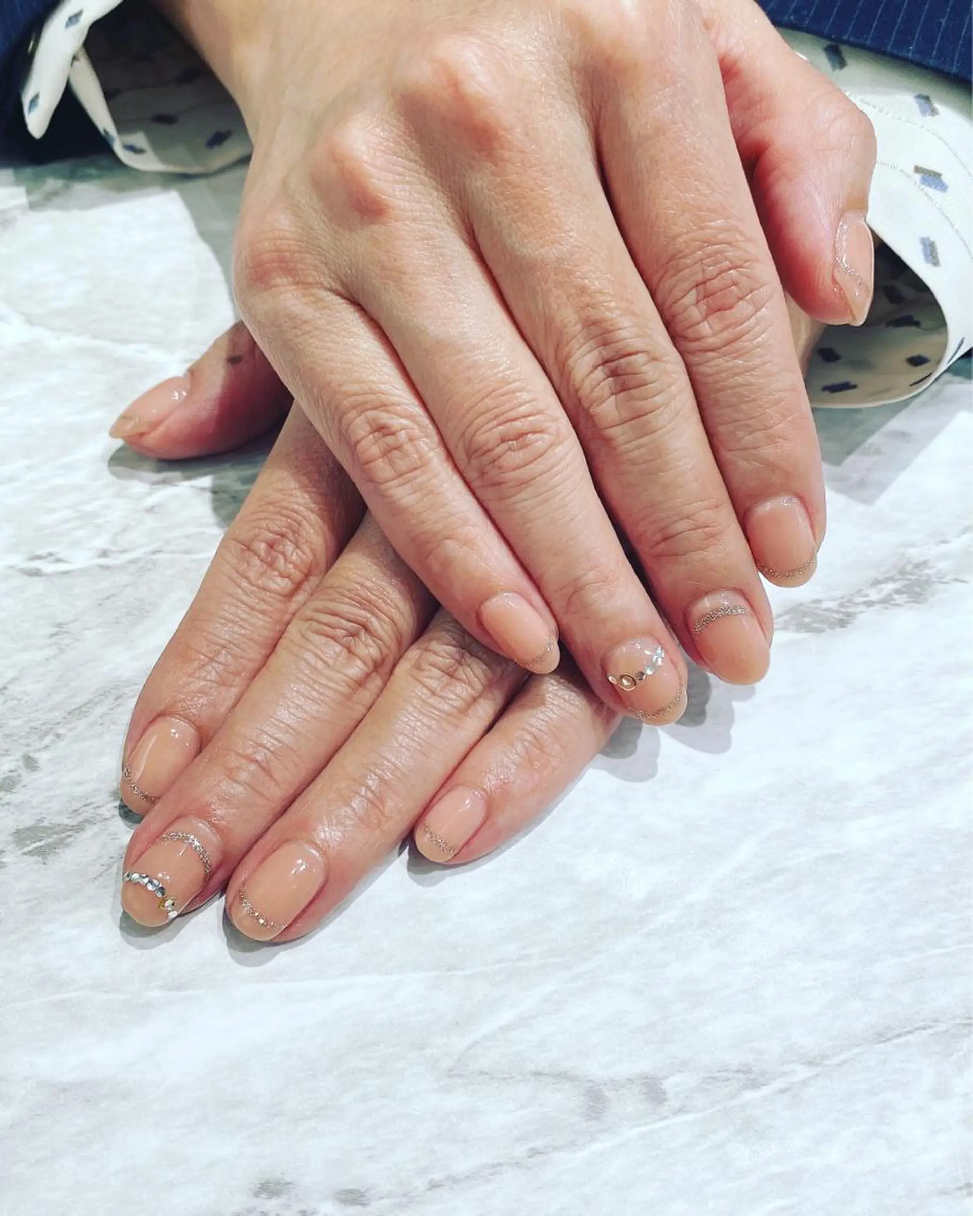 ネイル フレンチネイル ラメ(グリッター) ハンドネイル フットネイル ハンドケア nail salon  AlgeTy所属・✴︎:.｡. MAKI.｡.:✴︎のネイルデザイン