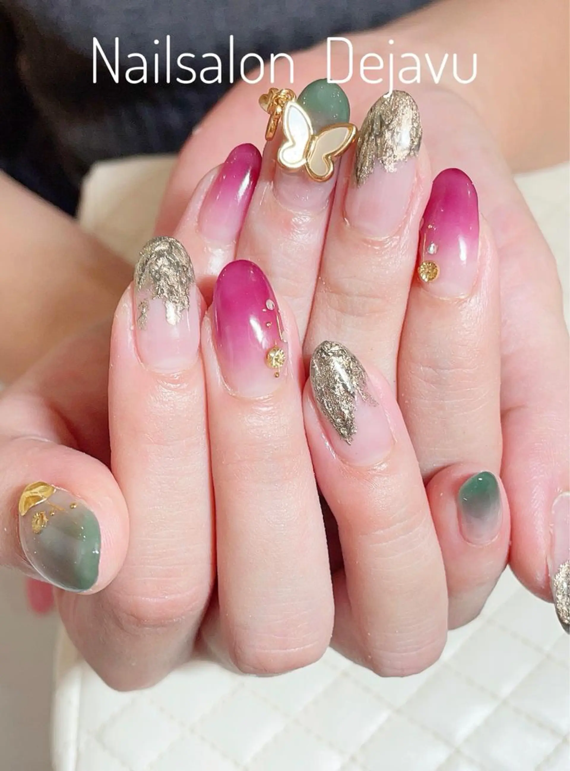 ネイル アートネイル クリアネイル グラデーション ニュアンスネイル ストーンネイル Dejavu所属・Nail salon Dejavu 🌿のネイルデザイン