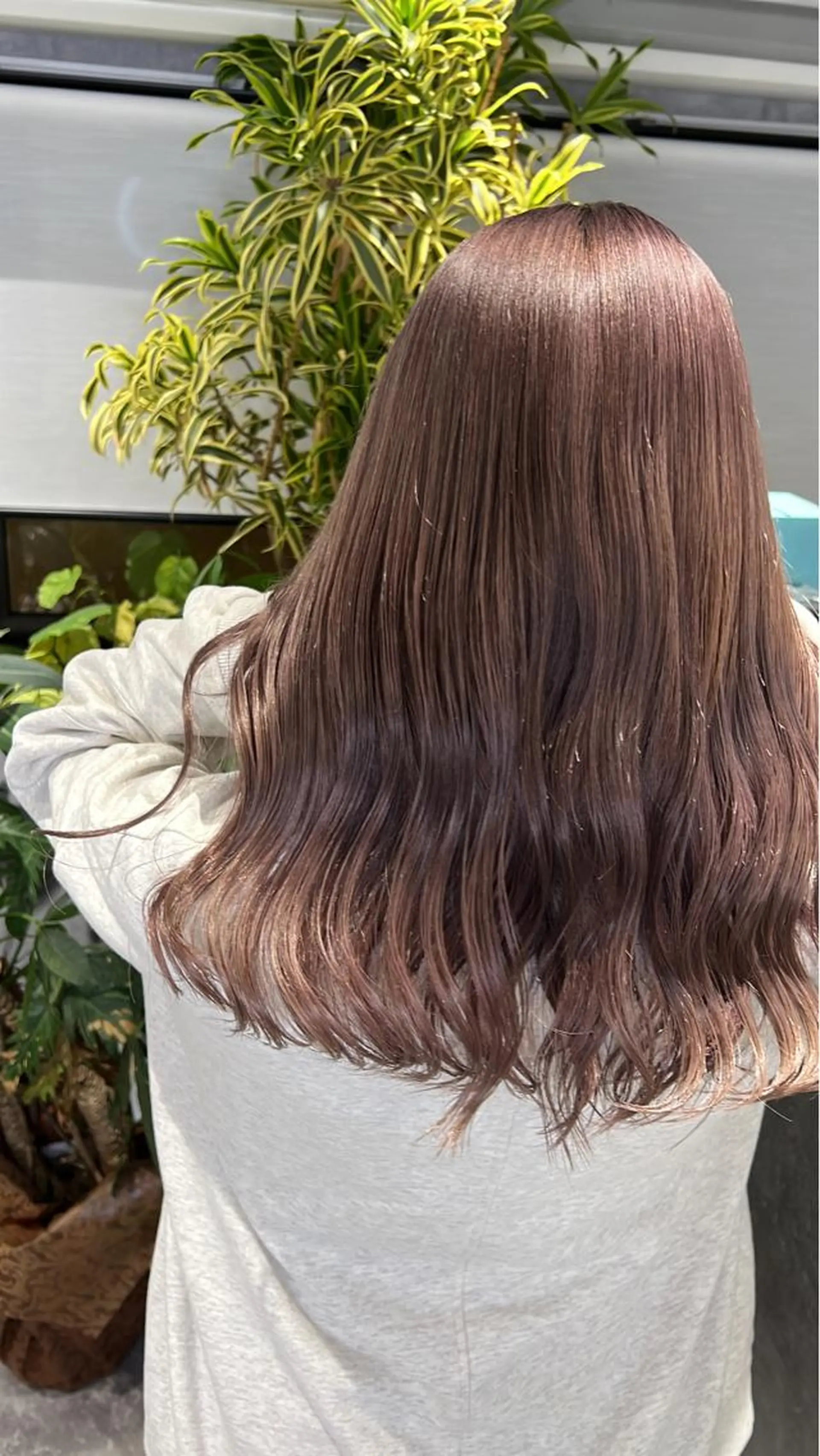 ミディアム カラー mimiiy梅田 中崎町ハイトーンのヘアスタイル