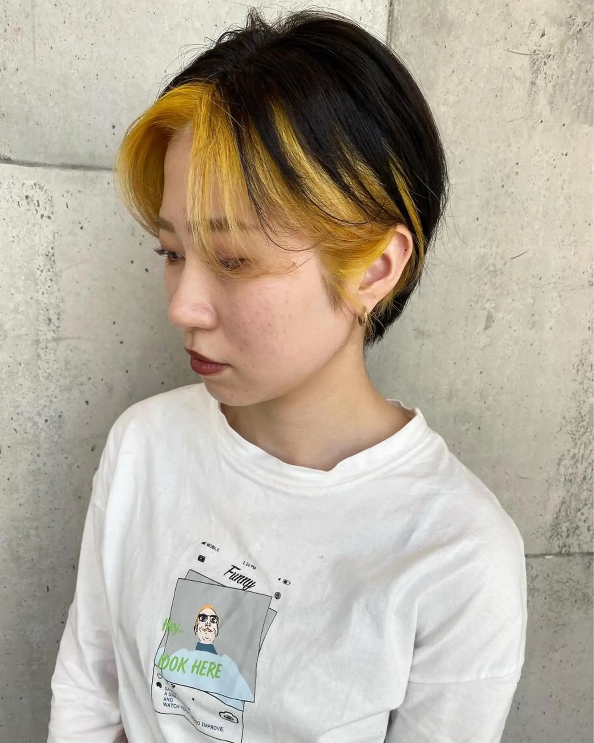 ショート イエローカラー 顔周りカット レイヤーカット ヘアカラー トリートメント hair  space Atoz所属・東 寛道のヘアスタイル