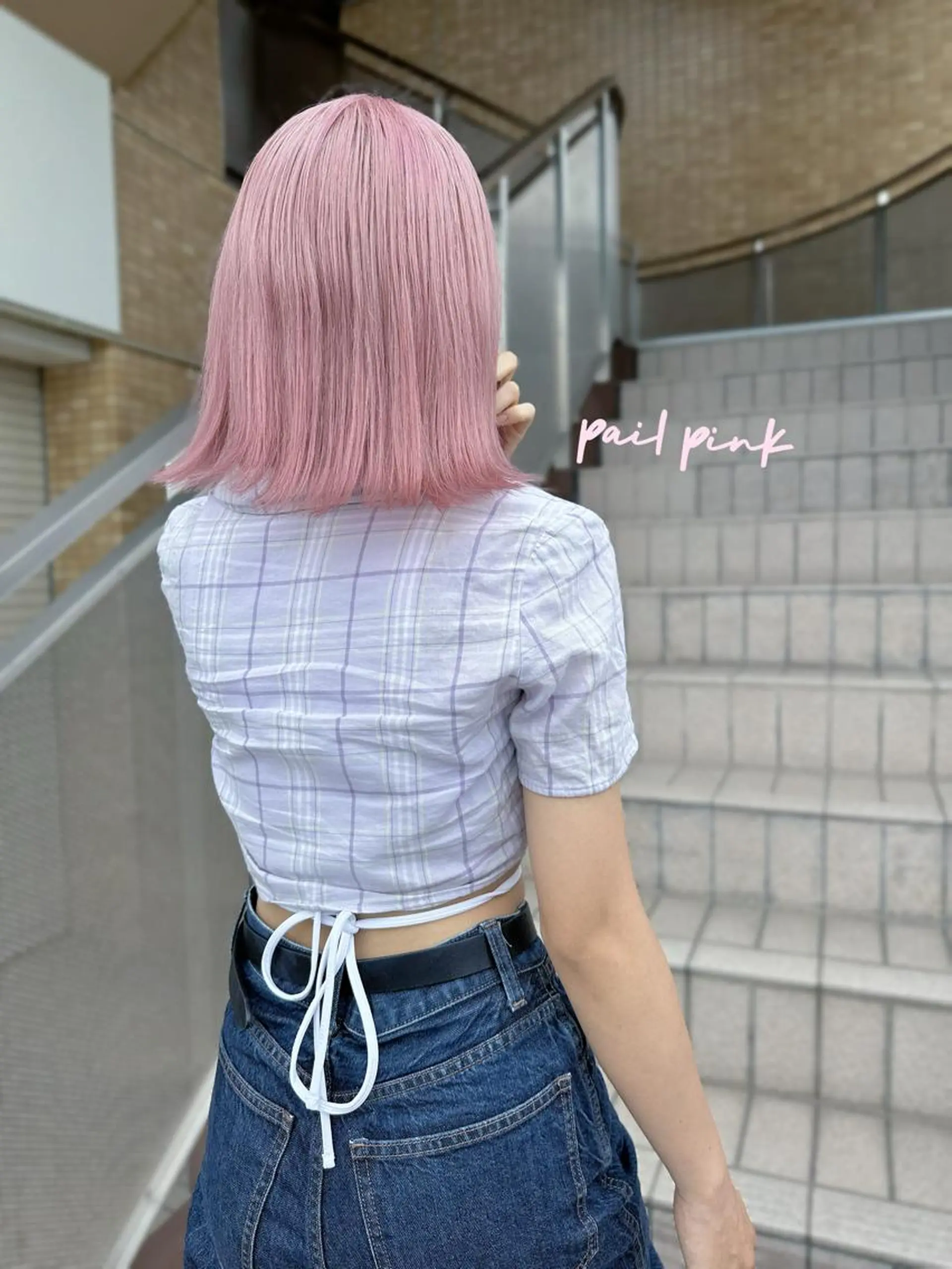 ショート カラー ブリーチ ピンクカラー カット ヘアカラー トリートメント ヒラ マツのヘアスタイル