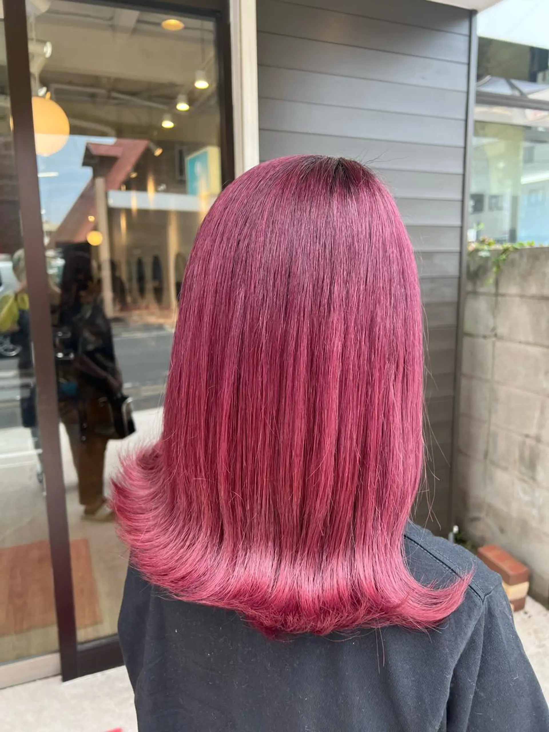 カラー ブリーチ ピンクカラー イシイ ハルナ 🤍のヘアスタイル