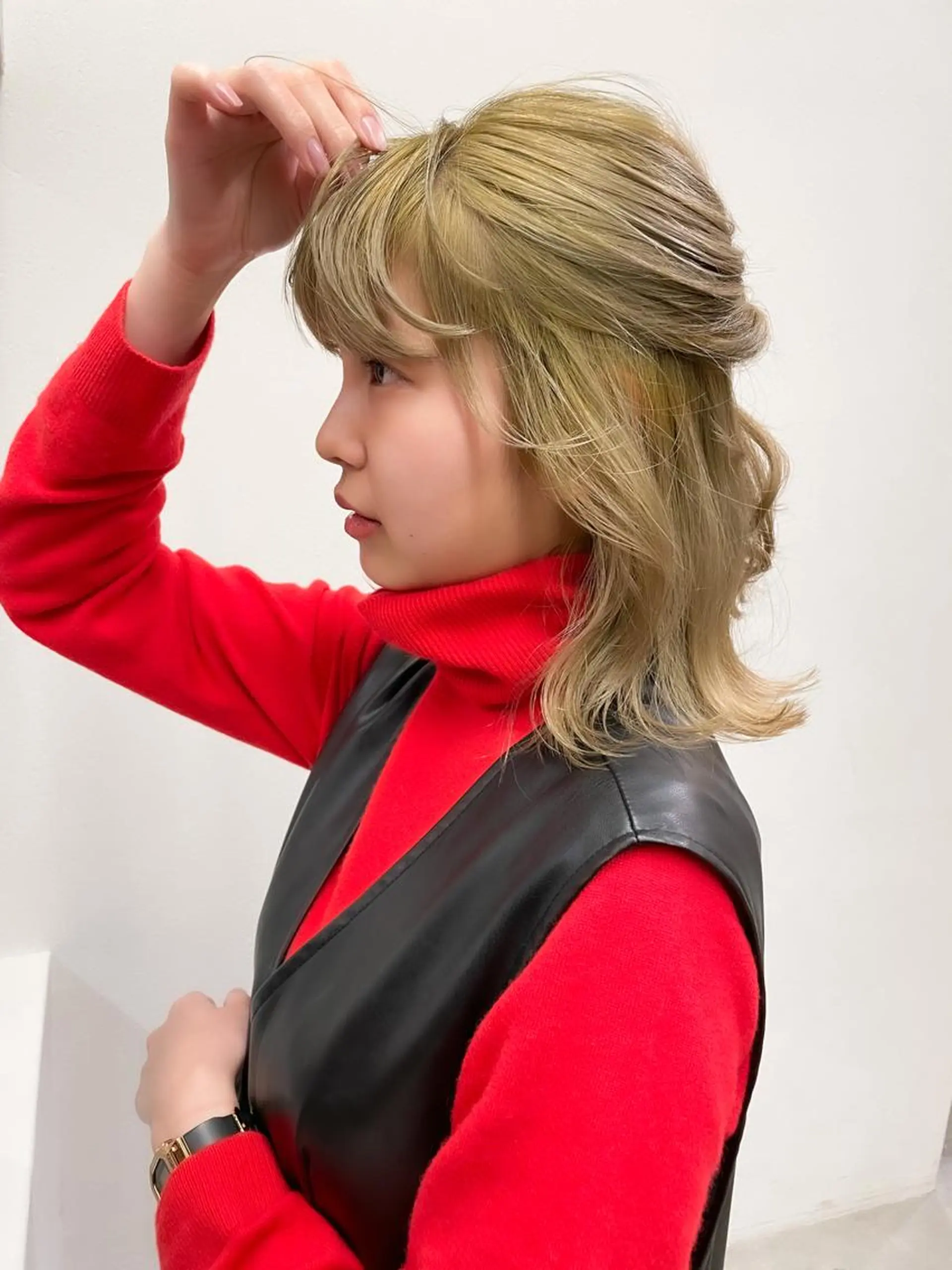 ショート カラー ヘアアレンジ ミニボブ/ブリーチ 🌈MISATOのヘアスタイル