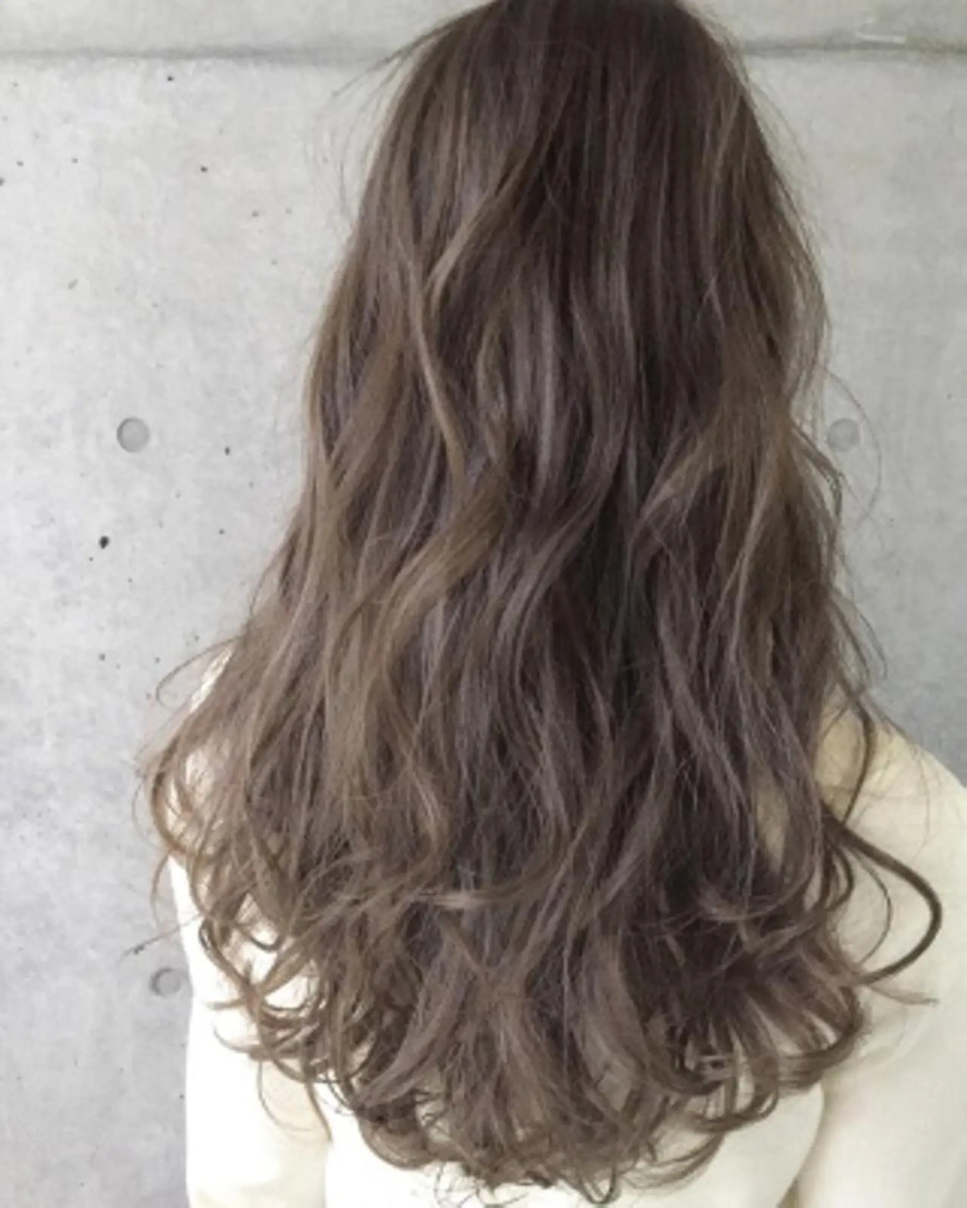 セミロング カラー 松戸　レイヤーカット 野口　康太郎のヘアスタイル