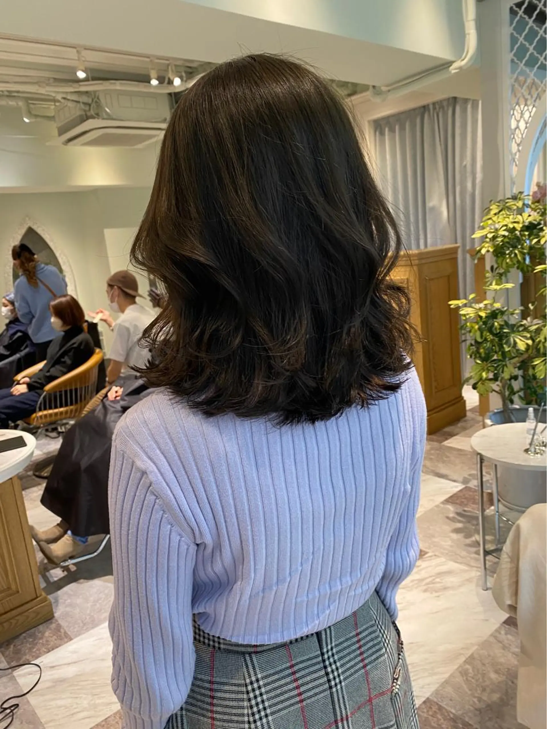 ミディアム カラー カット ヘアカラー トリートメント レイヤーカット/ 顔周り 五島巨幹のヘアスタイル