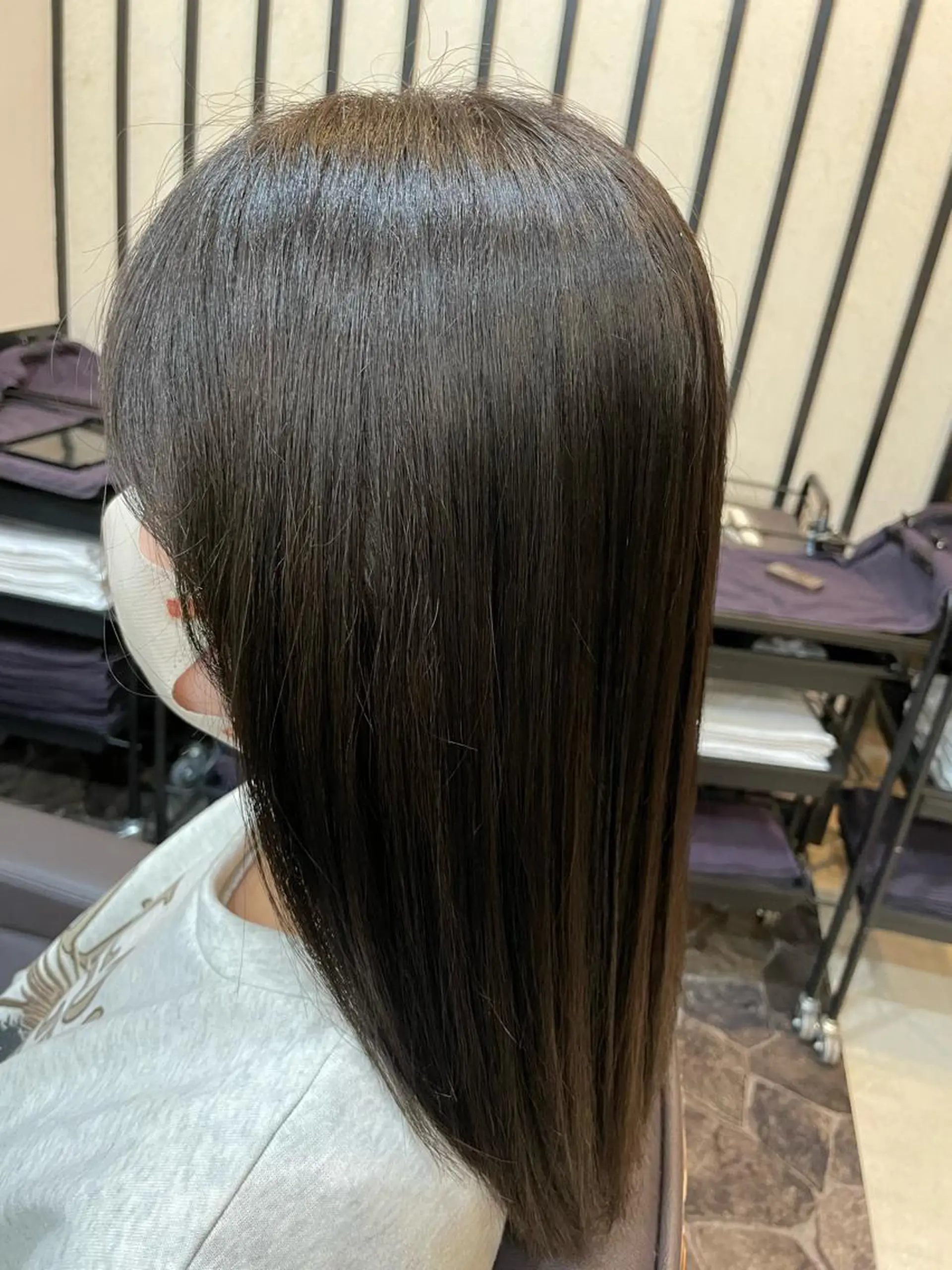 カラー 岸田 怜奈のヘアスタイル