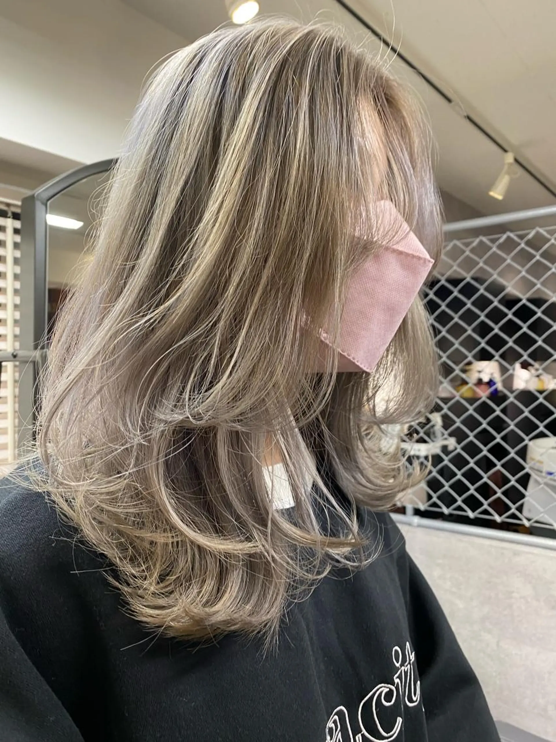 ミディアム カラー サカグチユキナ 【tocca】のヘアスタイル