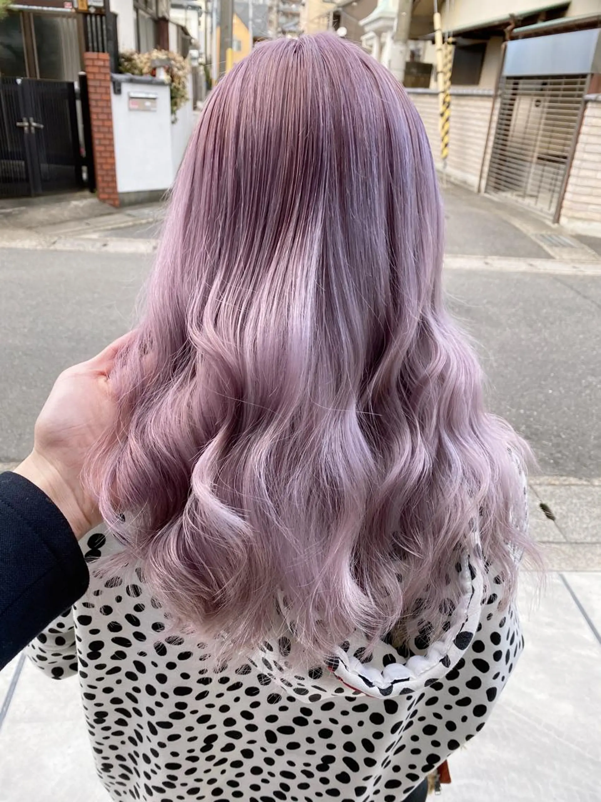 ロング カラー ブリーチ ピンクカラー Via officialのヘアスタイル