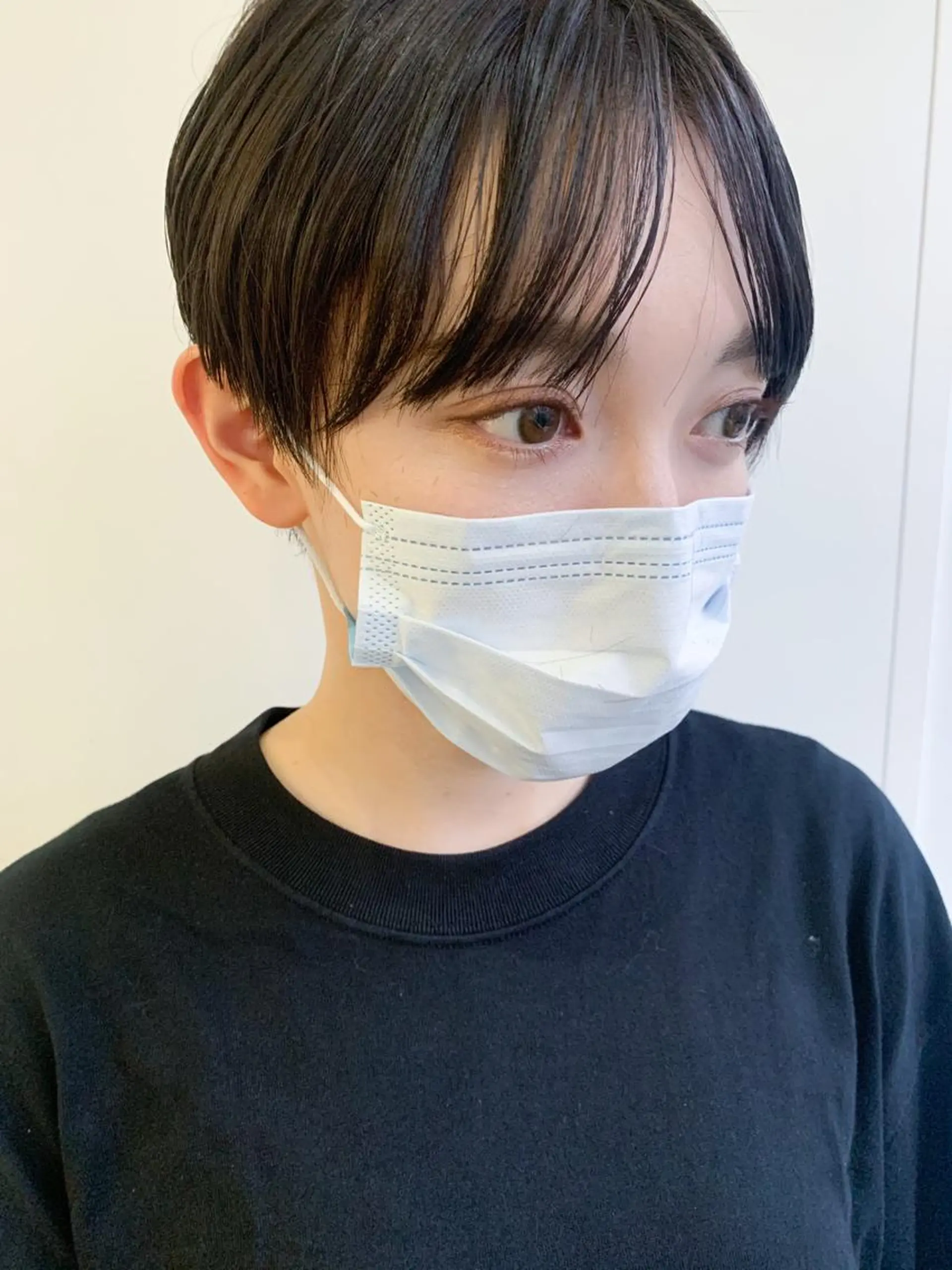 ショート nuu所属・💜ショート💜 ウルフ、ボブ二色亜美のヘアスタイル