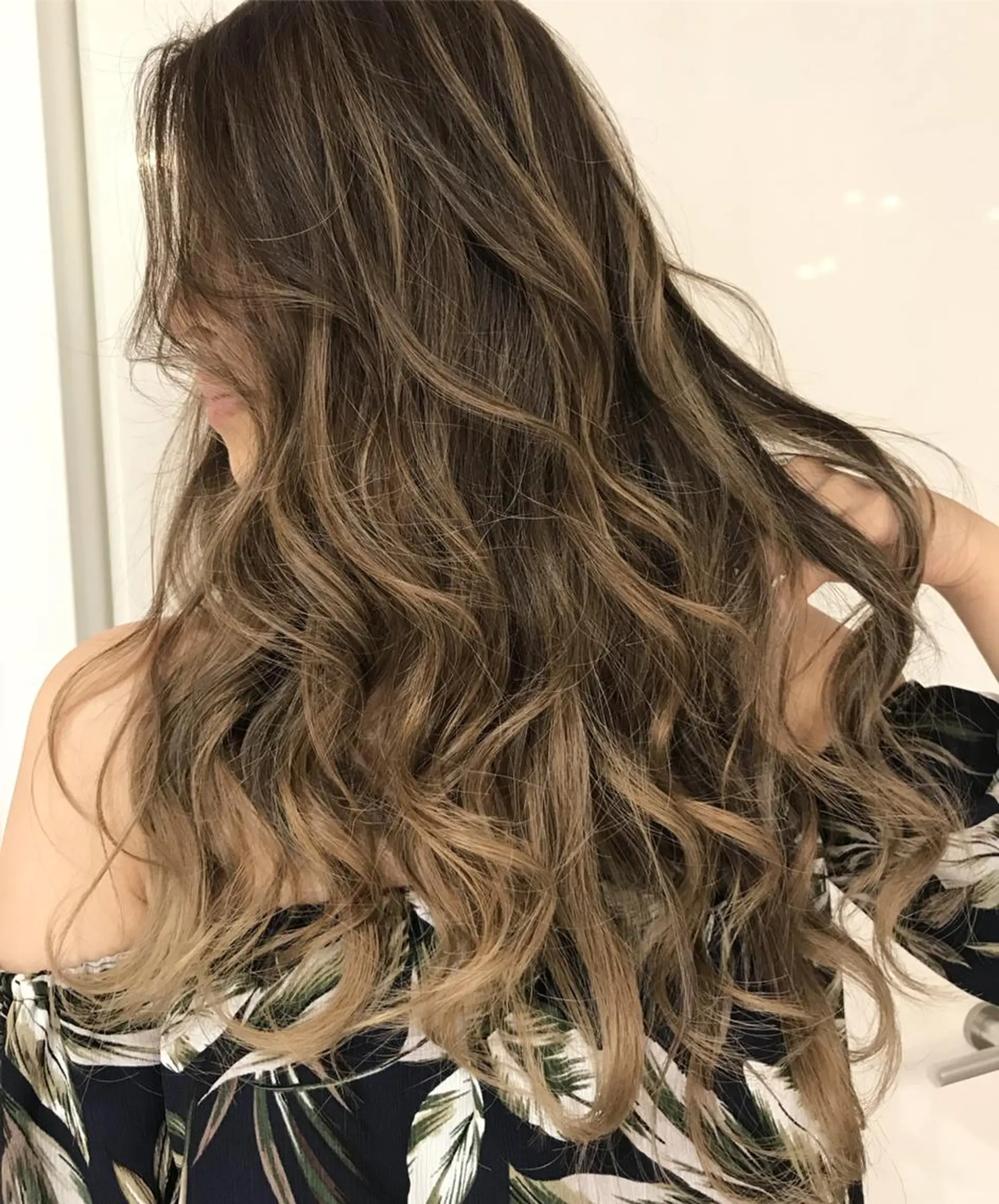 ロング カラー ブリーチ&似合せボブ 田中寛十のヘアスタイル