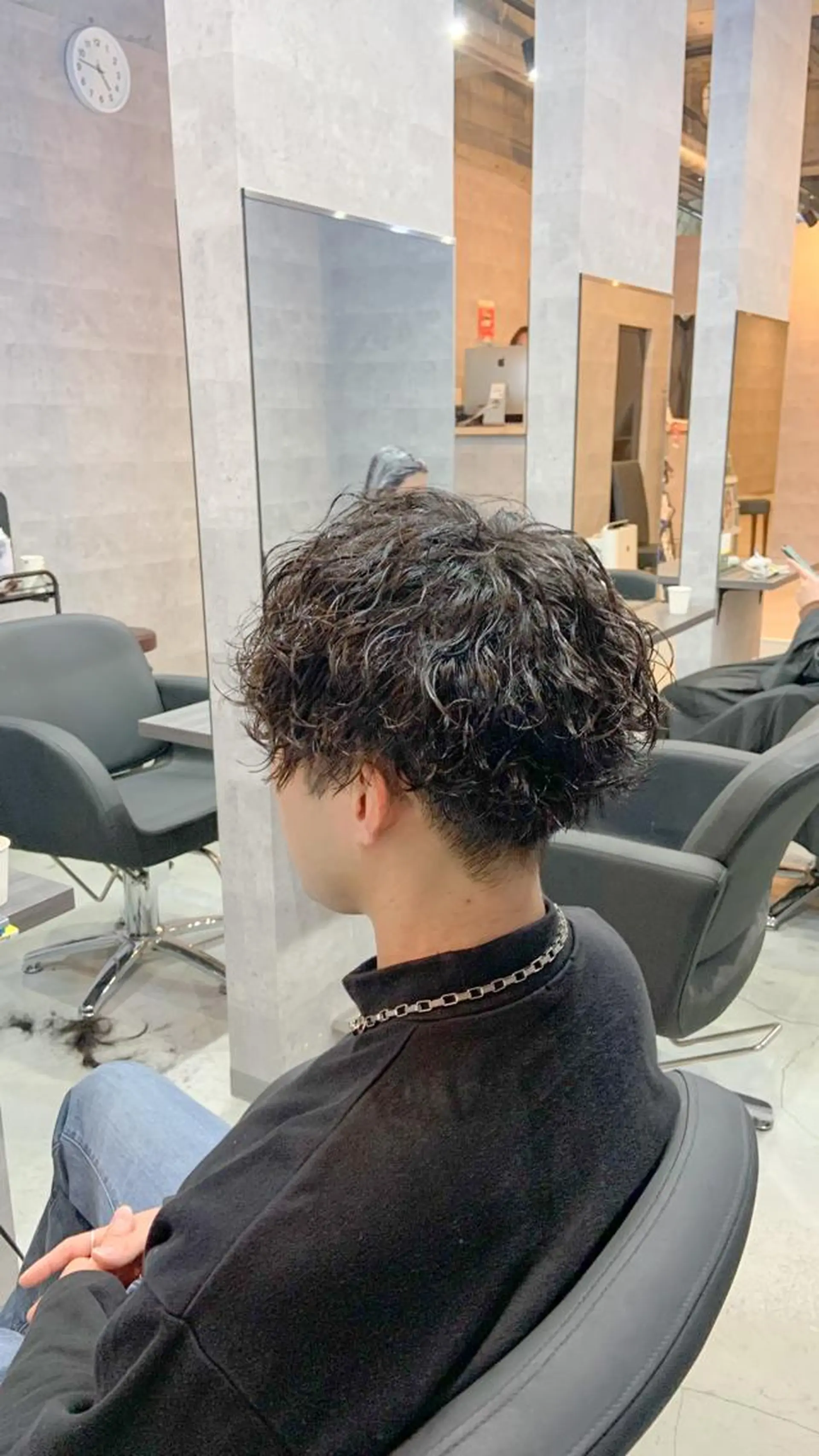 メンズ _WHITE所属・ダウンパーマ 曲がる縮毛矯正のヘアスタイル