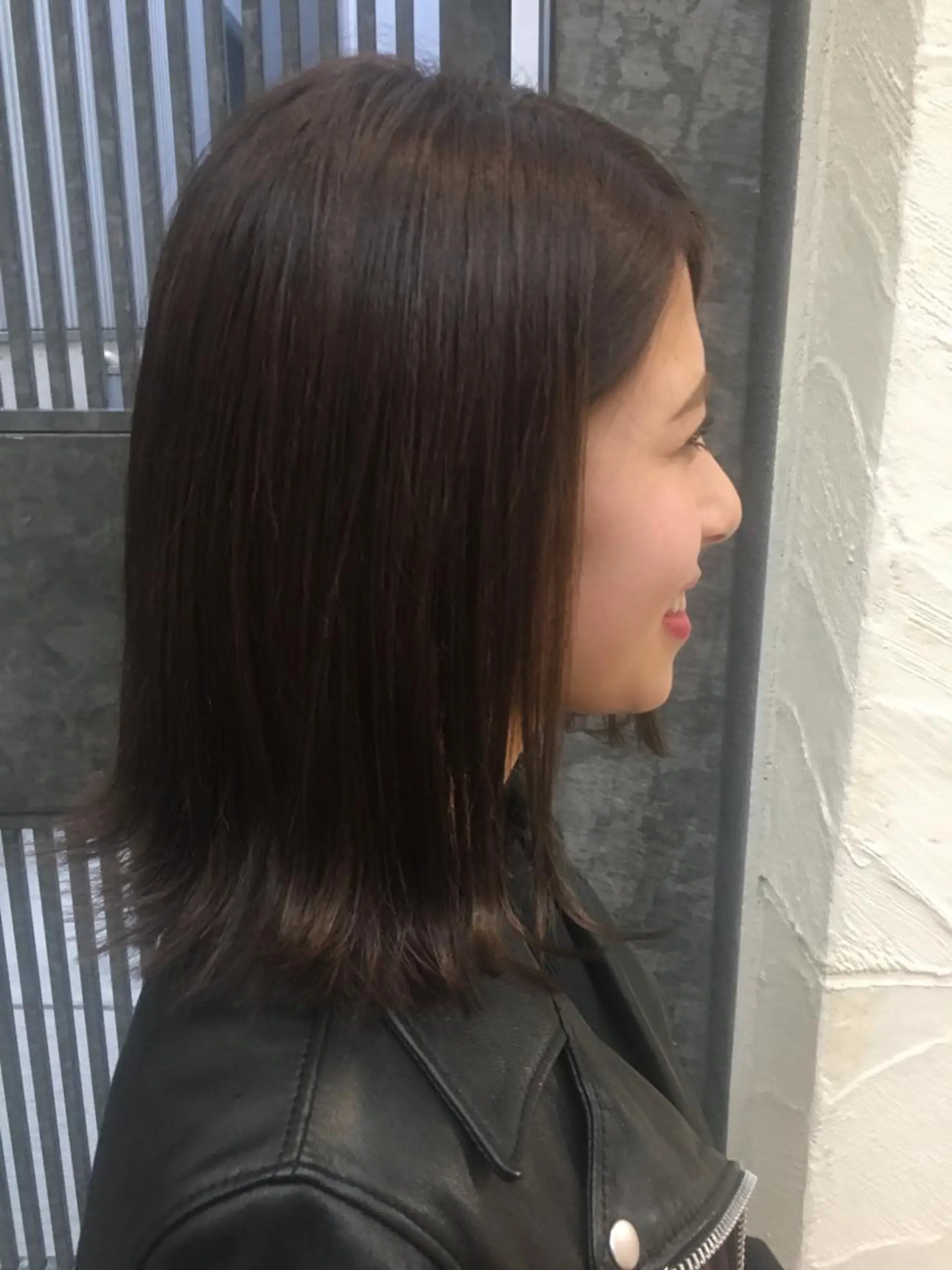 ミディアム ウルフカット／吉村 桃子のヘアスタイル