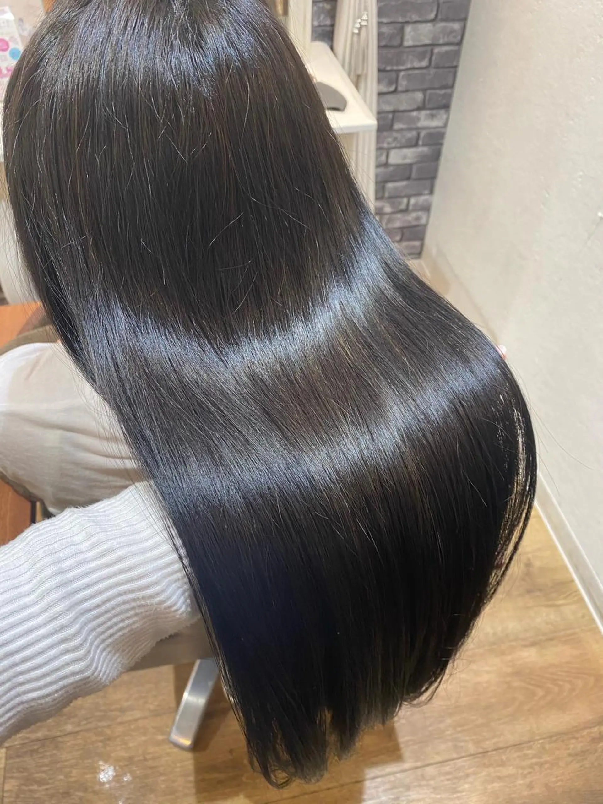 ロング 新谷 桃子のヘアスタイル