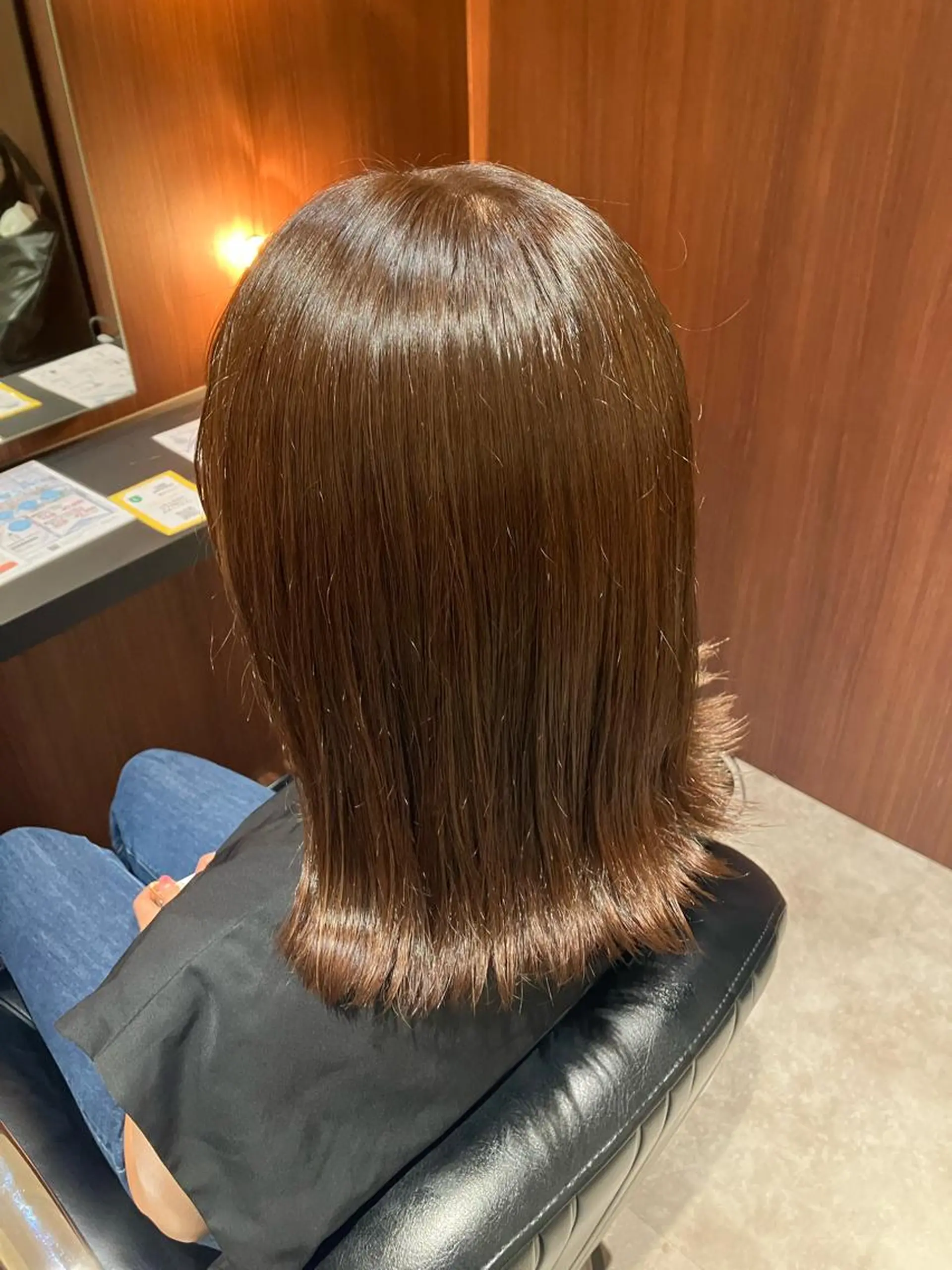 ミディアム カラー サキ🤍ハイトーン 🩰くびれ巻きヘアのヘアスタイル