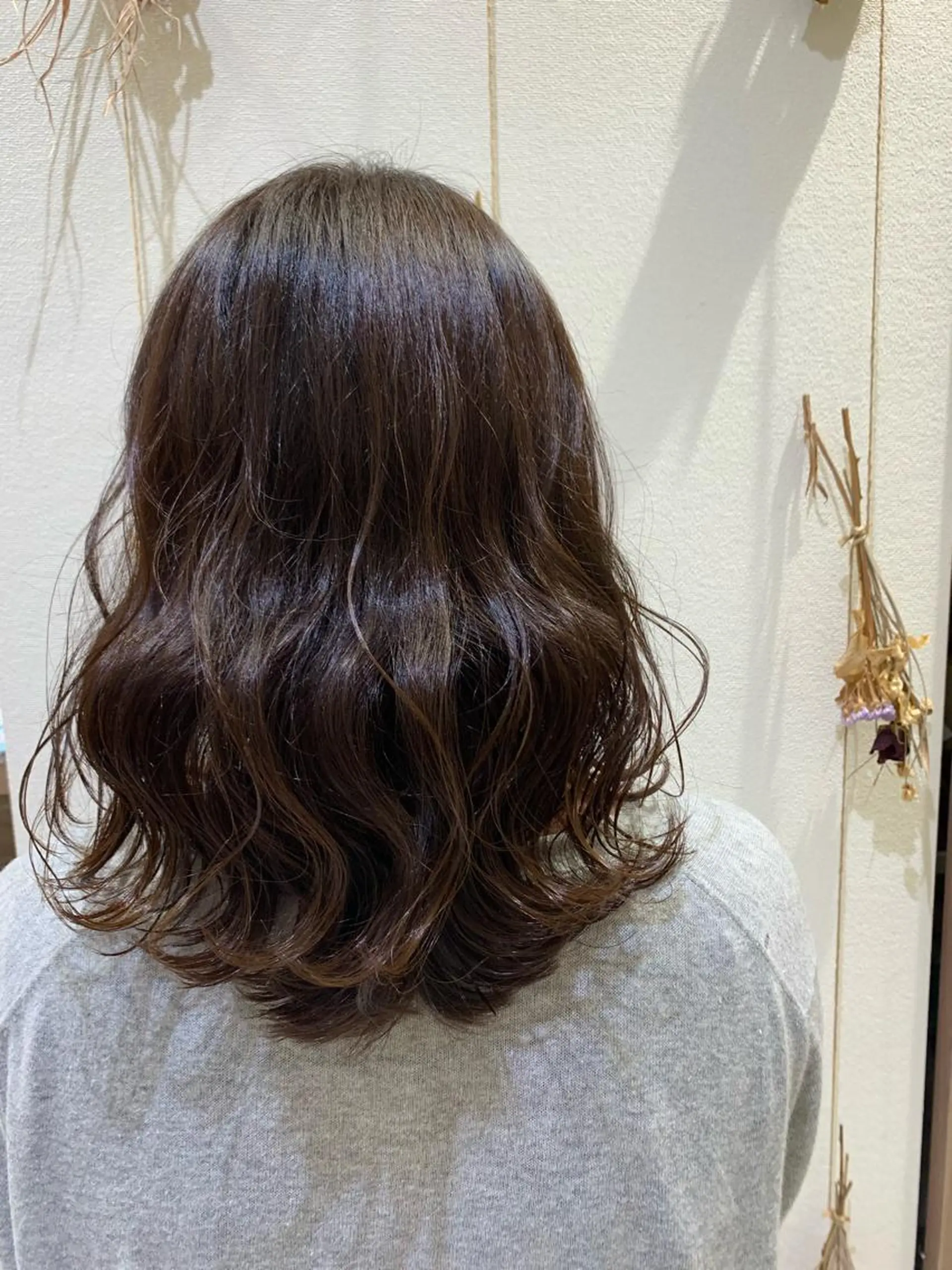 セミロング カラー ブラウンカラー イエローカラー Dears 香芝店所属・関 優希のヘアスタイル