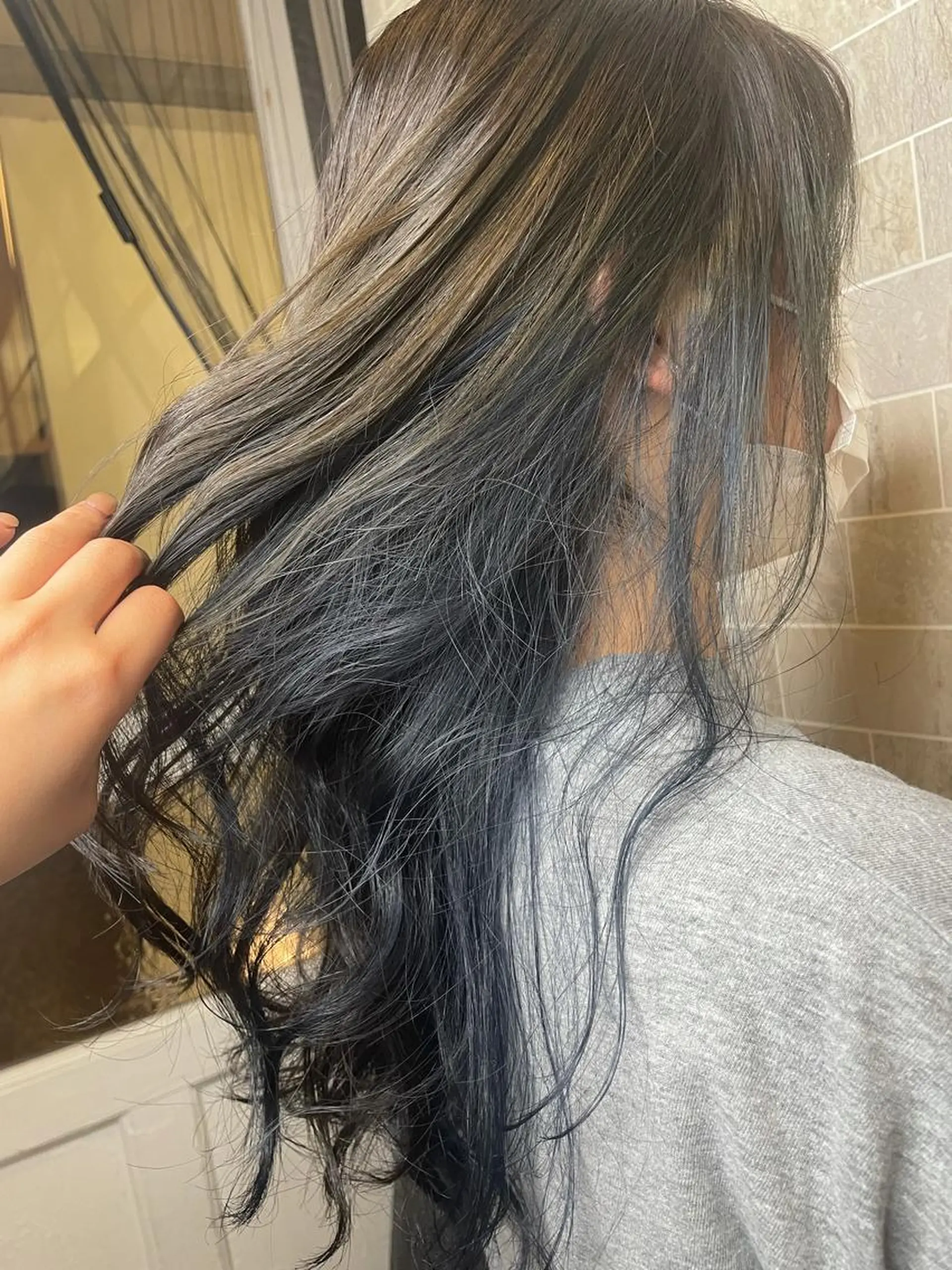 ロング 柳井 瑠菜のヘアスタイル