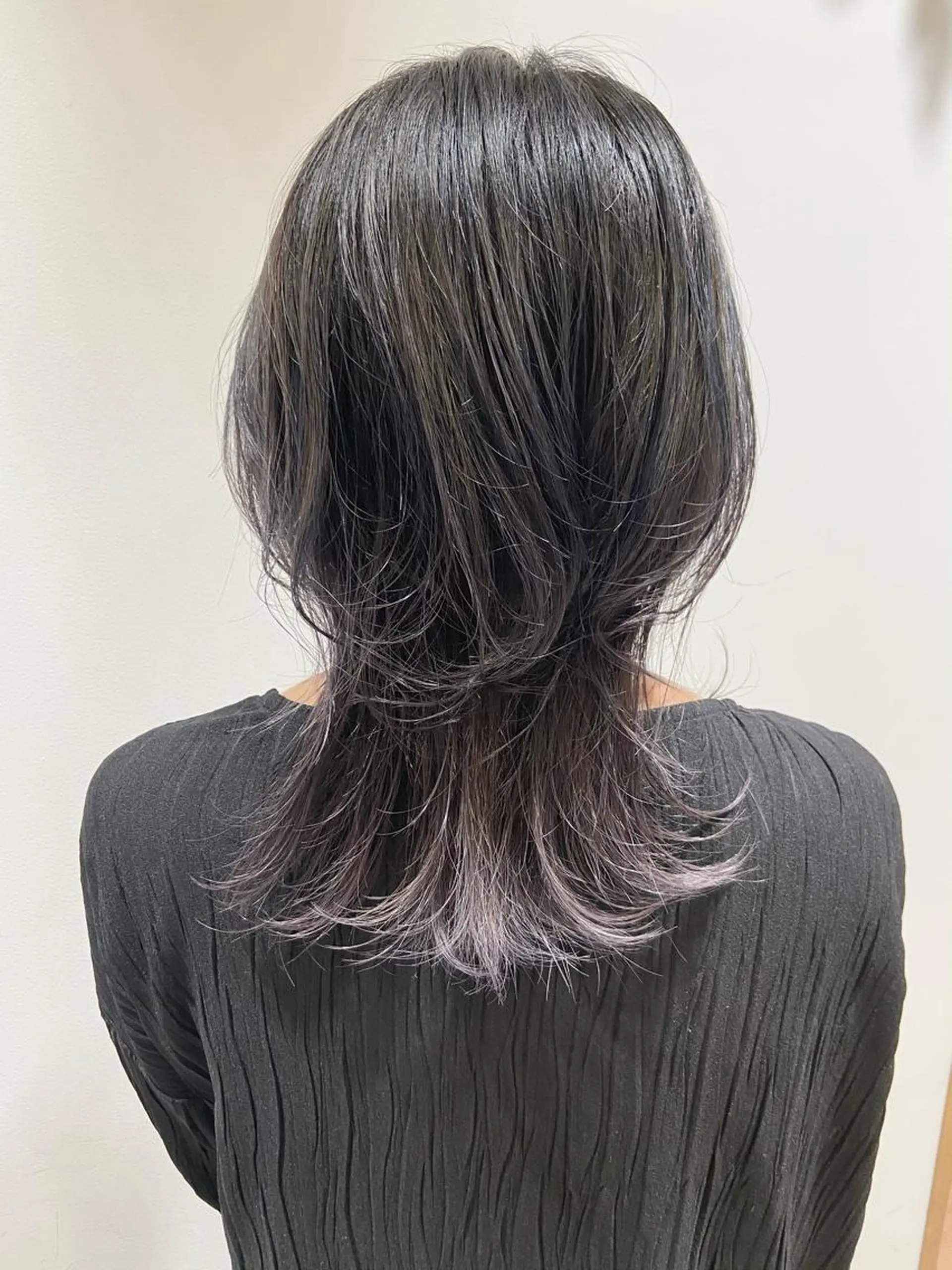 ミディアム カラー ヘアカラー 🐺ウルフ/レイヤー 似合わせ‎🤍沙羅のヘアスタイル