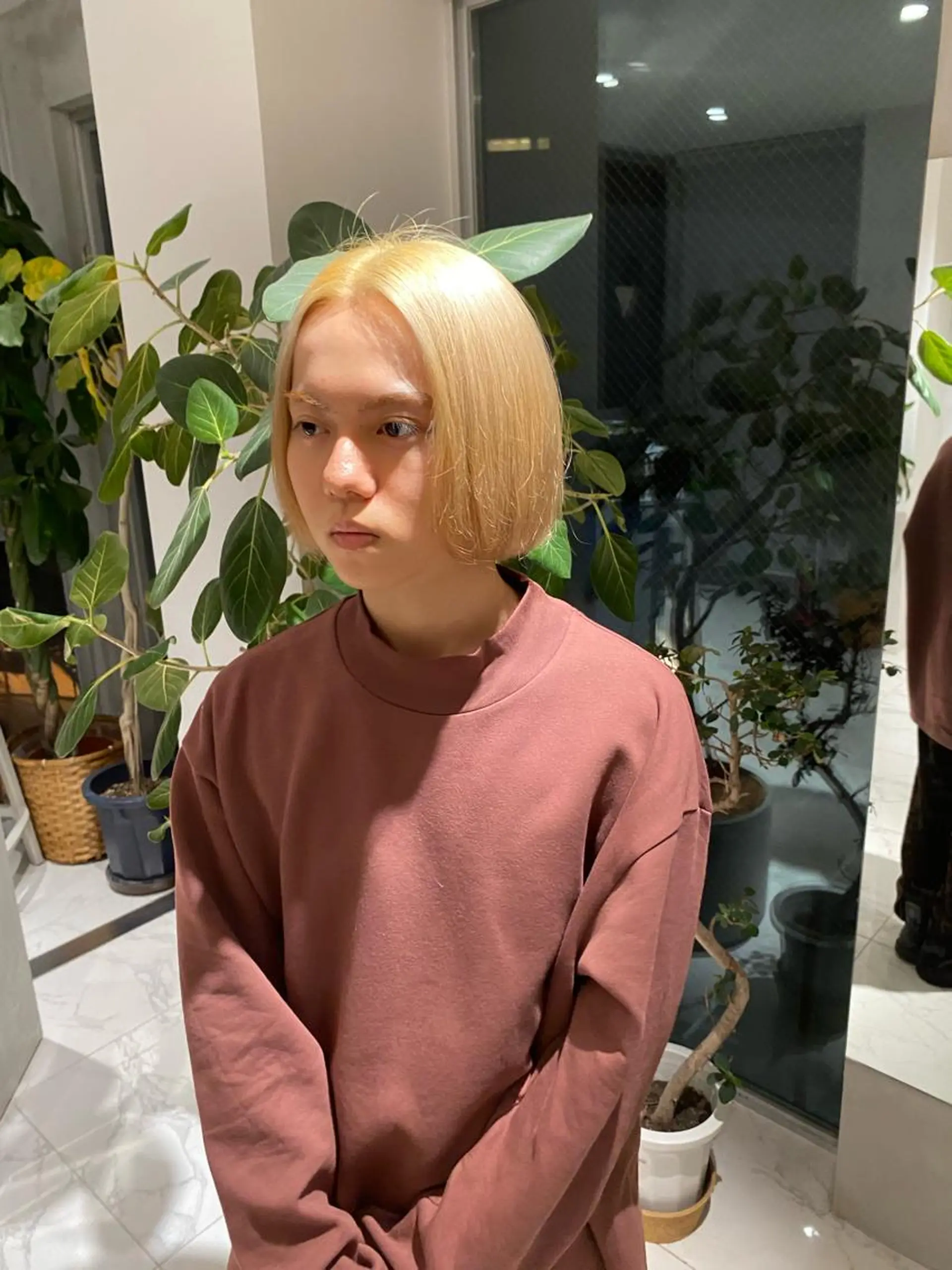 ミディアム カラー ブリーチなし 寒色カラーのヘアスタイル