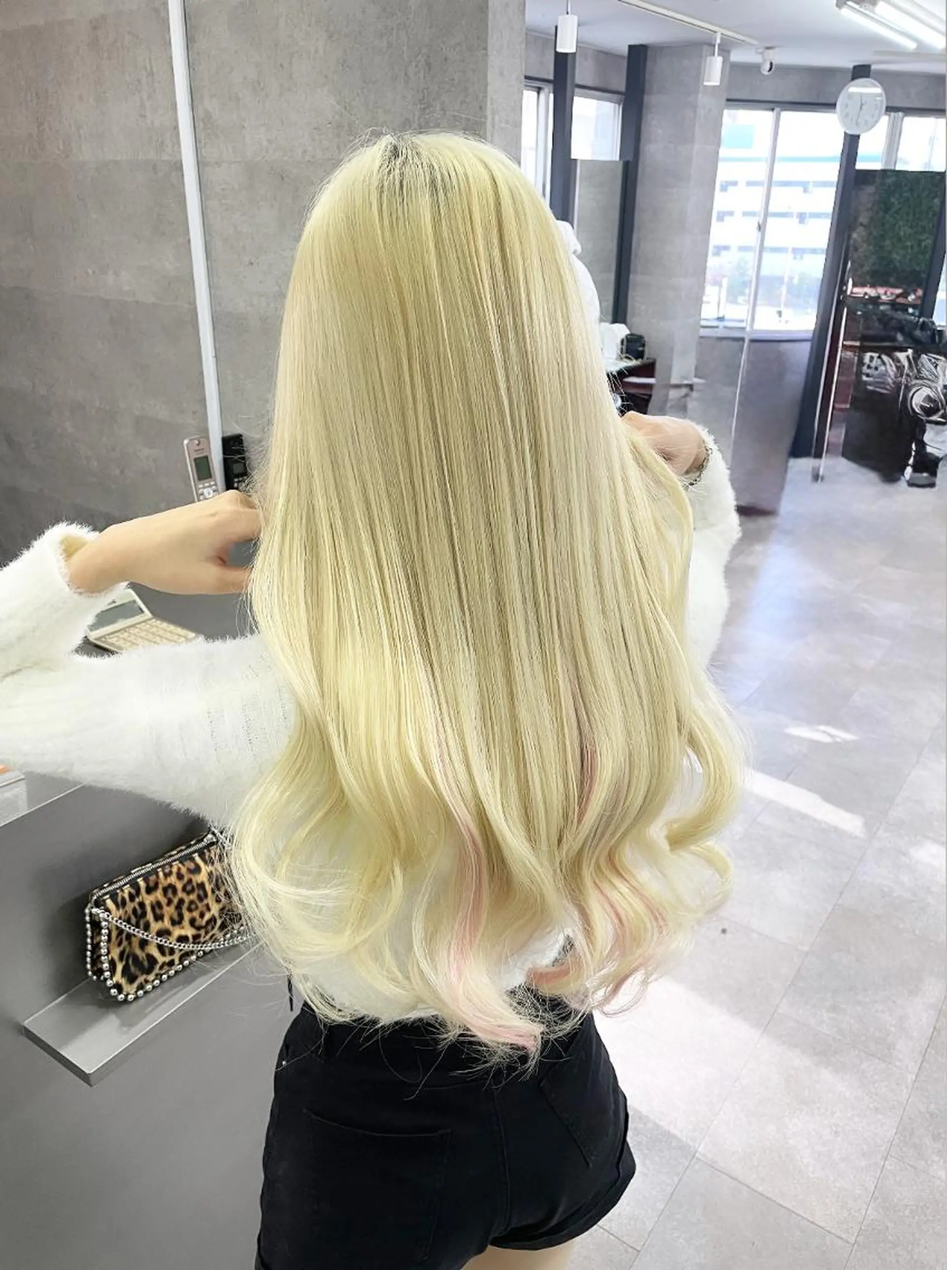 ロング ヘアカラー エクステ 💎エクステ× 🩵ブリーチBIZEのヘアスタイル