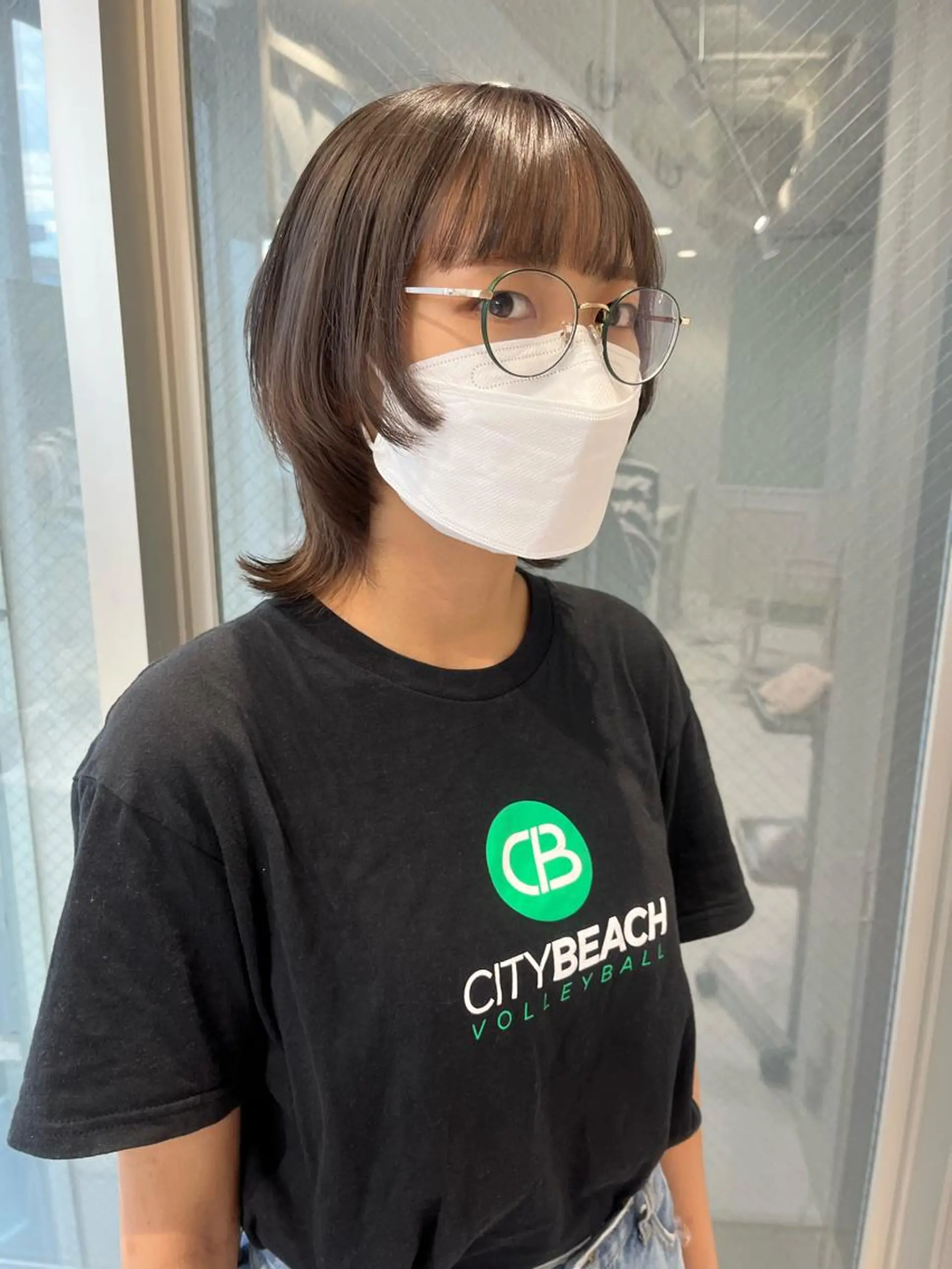 ミディアム ウルフカット ウルフカット／吉村 桃子のヘアスタイル