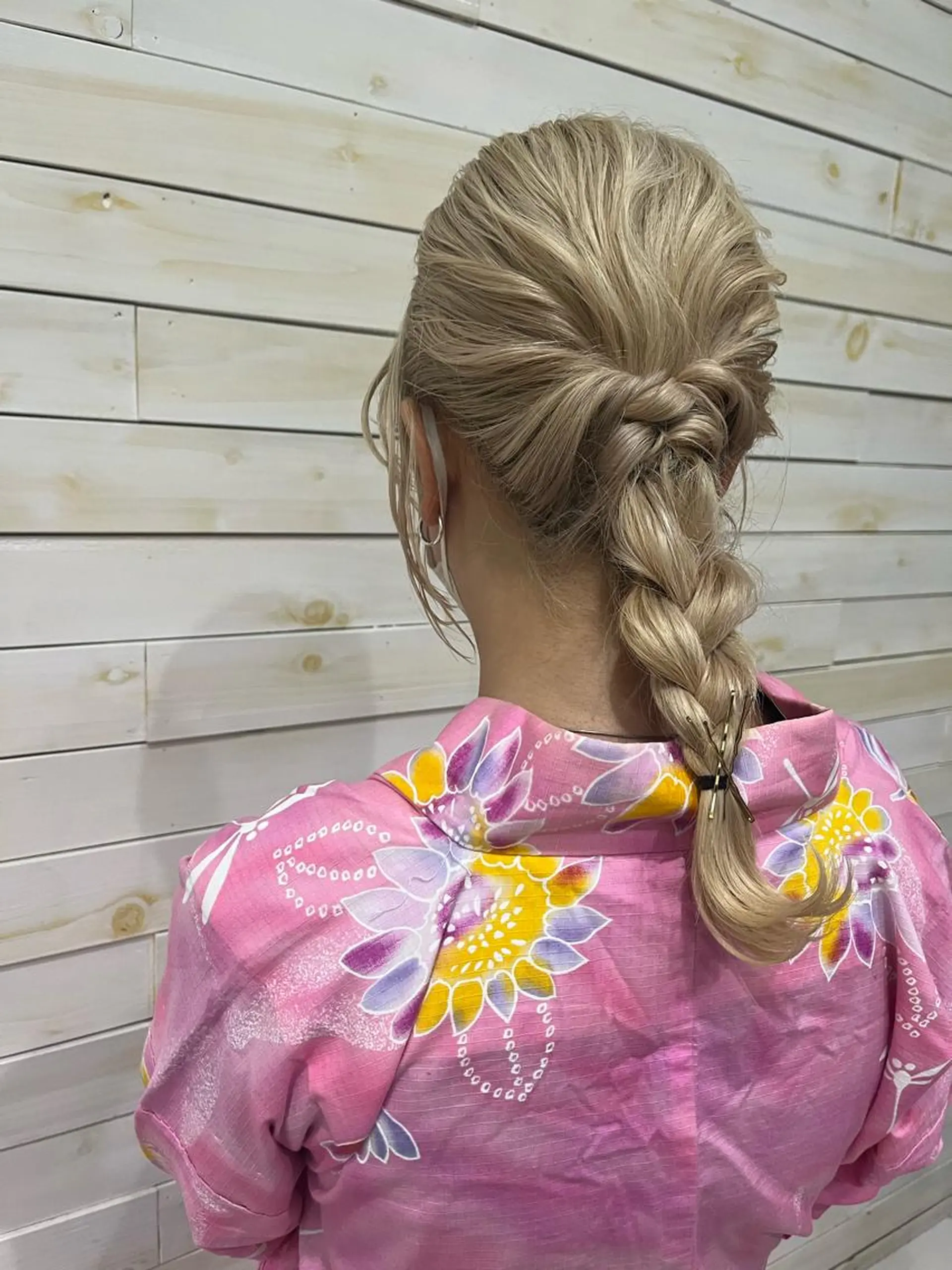 ヘアアレンジ らいむ/暖色/ルーツ /イヤリングカラーのヘアスタイル