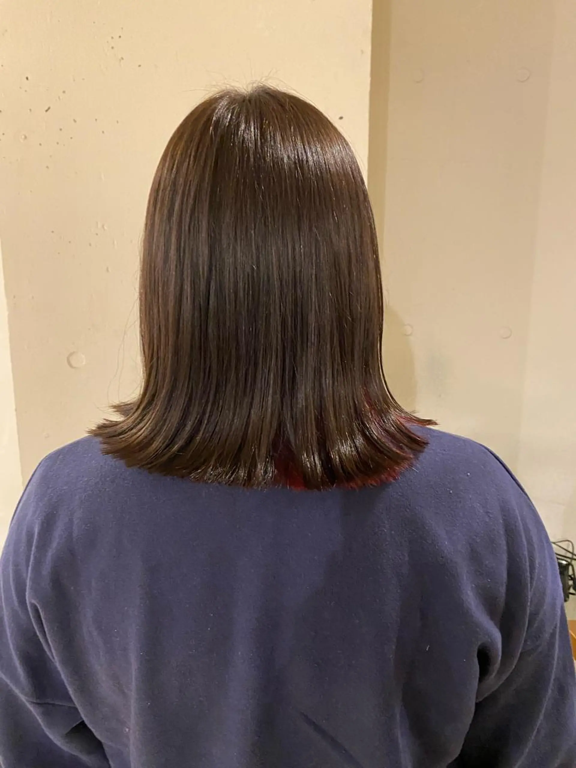 ミディアム カラー 安澤 彩奈のヘアスタイル