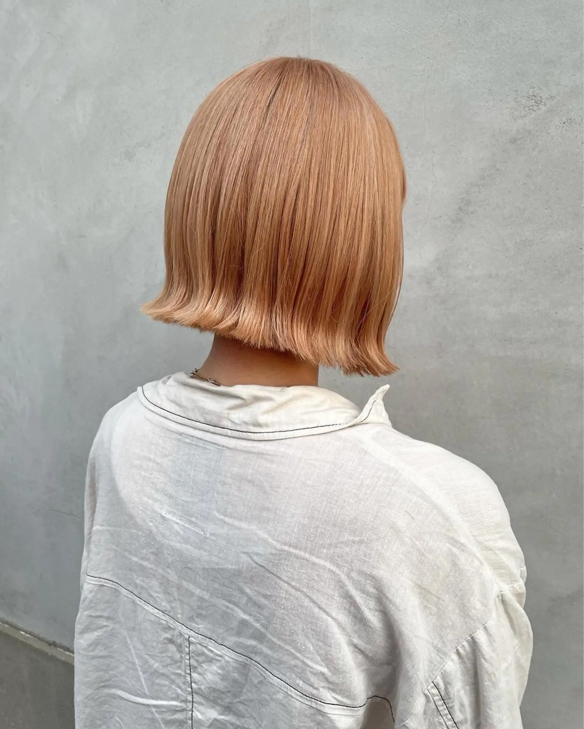 ミディアム あやか/ベージュ /透け感カラーのヘアスタイル