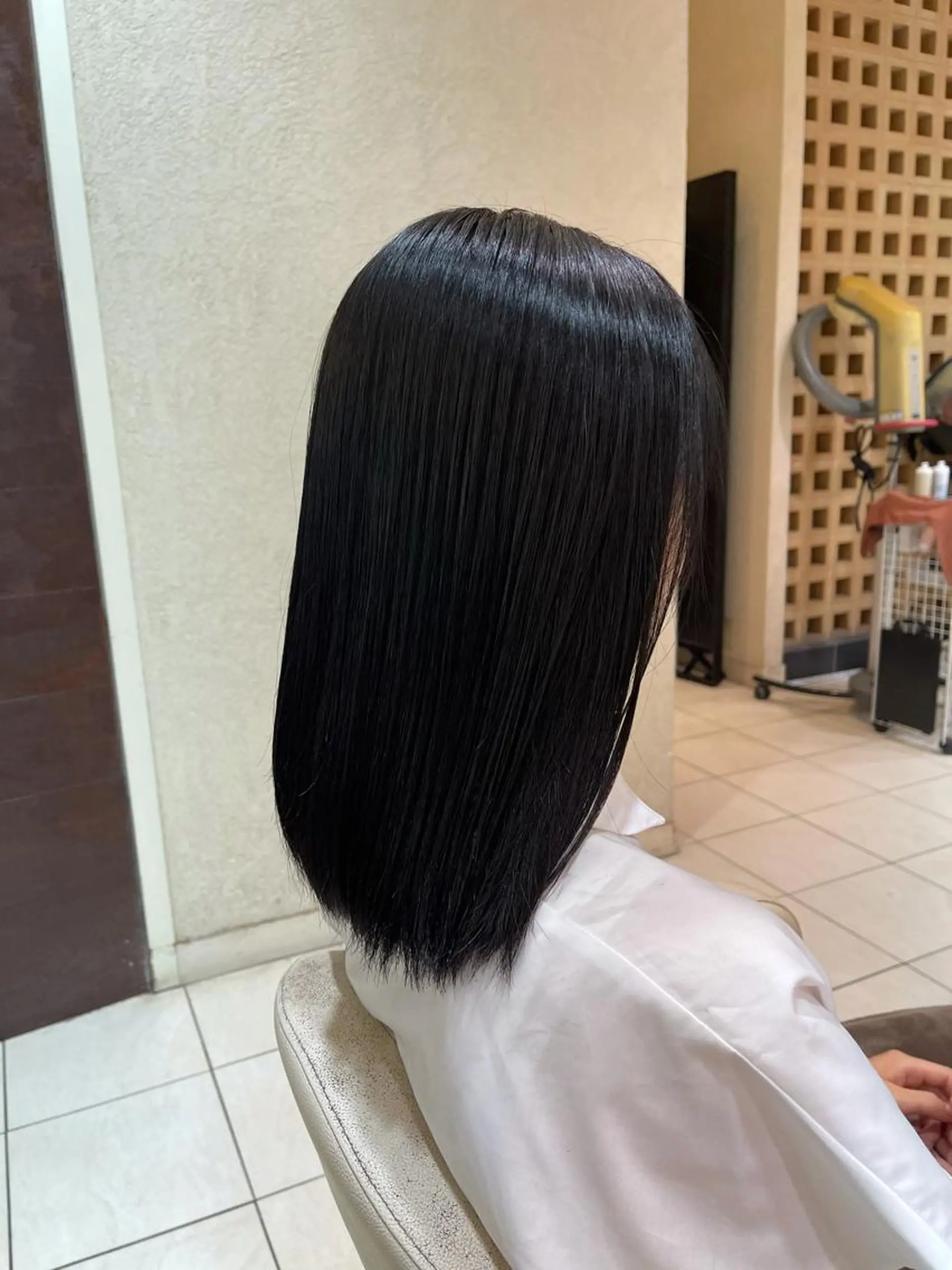 セミロング カラー 黒髪 ブルーカラー ブルーブラック カネヒラ リョウスケのヘアスタイル