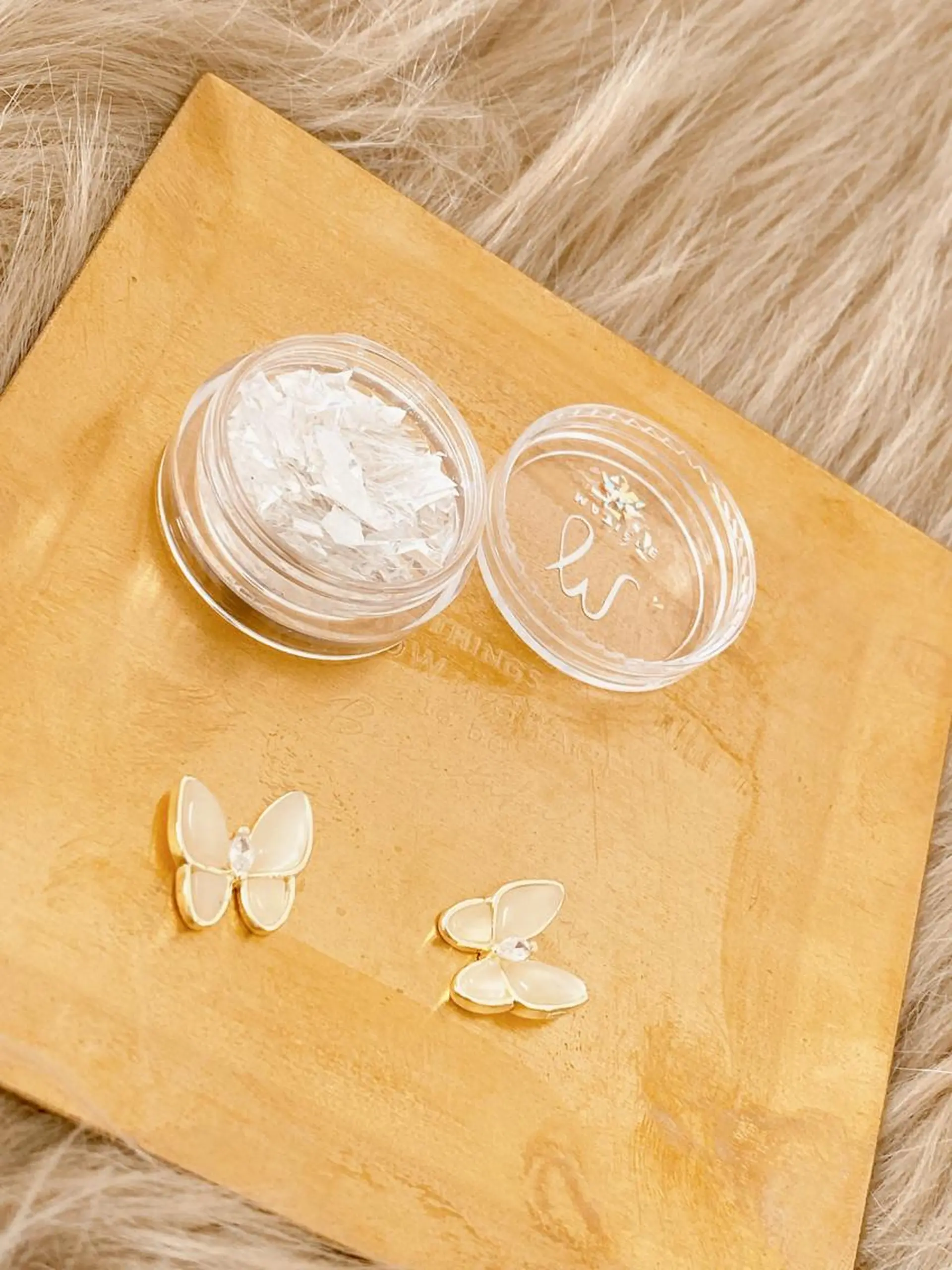 ネイル フレンチネイル ガラスフレンチ ゴールド 大人キレイ 𝑁𝑖𝑥𝑖𝑠のネイルデザイン