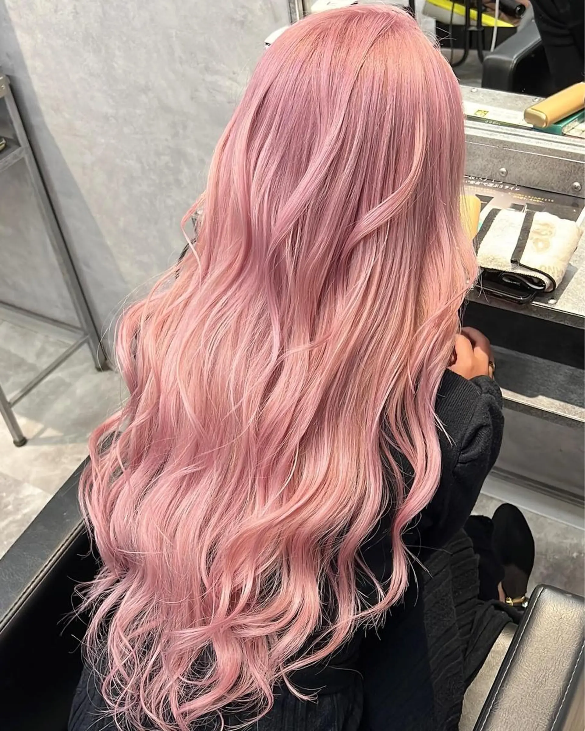 ロング カラー ピンクカラー mimiiy梅田 中崎町ハイトーンのヘアスタイル