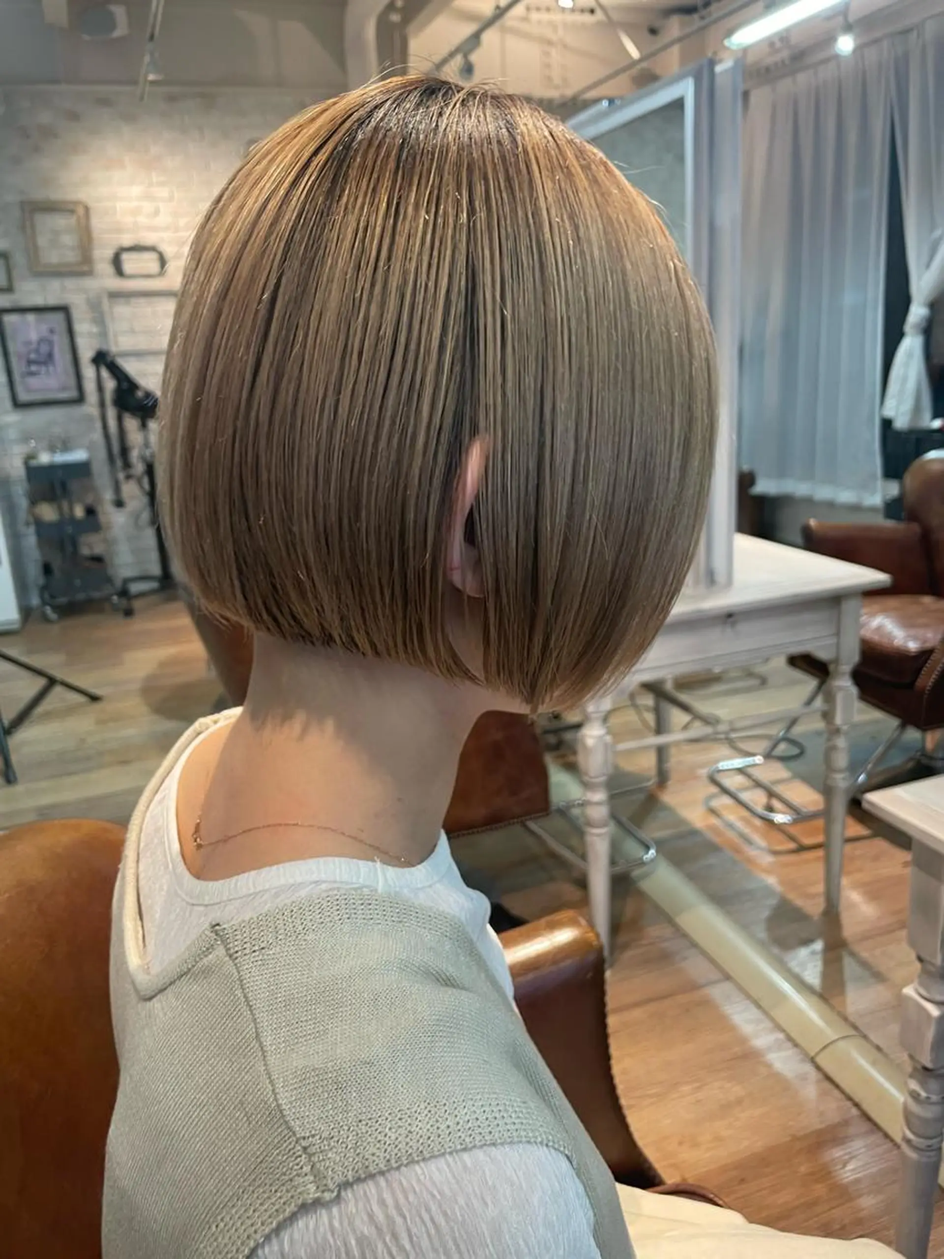 ショート カラー アンソニー ショウゴのヘアスタイル