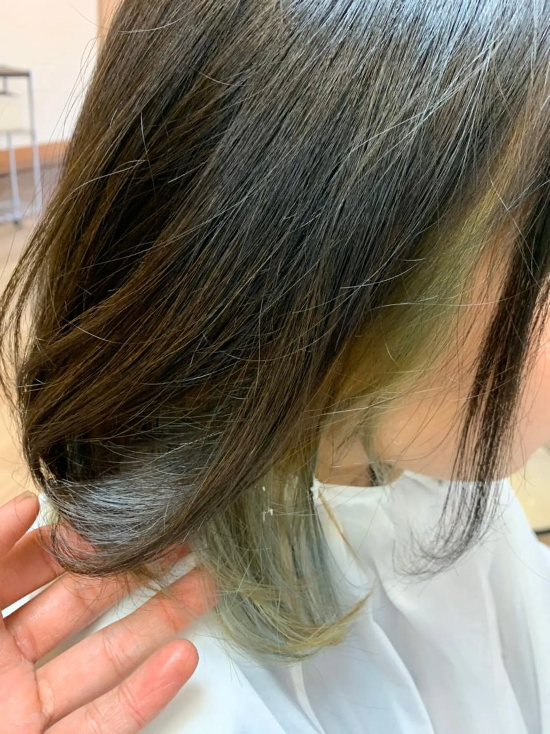 ミディアム カラー イヤリングカラー chill out 南塚口本店のヘアスタイル