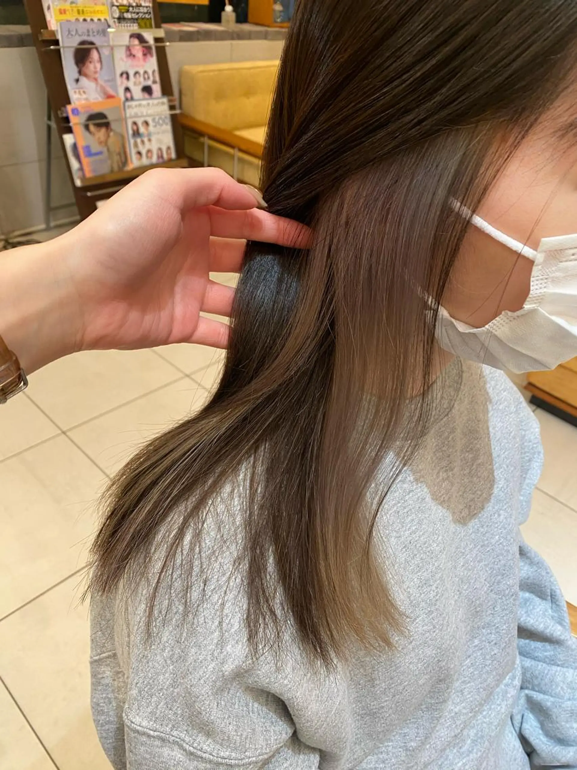 セミロング カラー インナーカラー ヘアカラー 艶カラー/耳つぼ/ 渡辺奈緒のその他イメージ