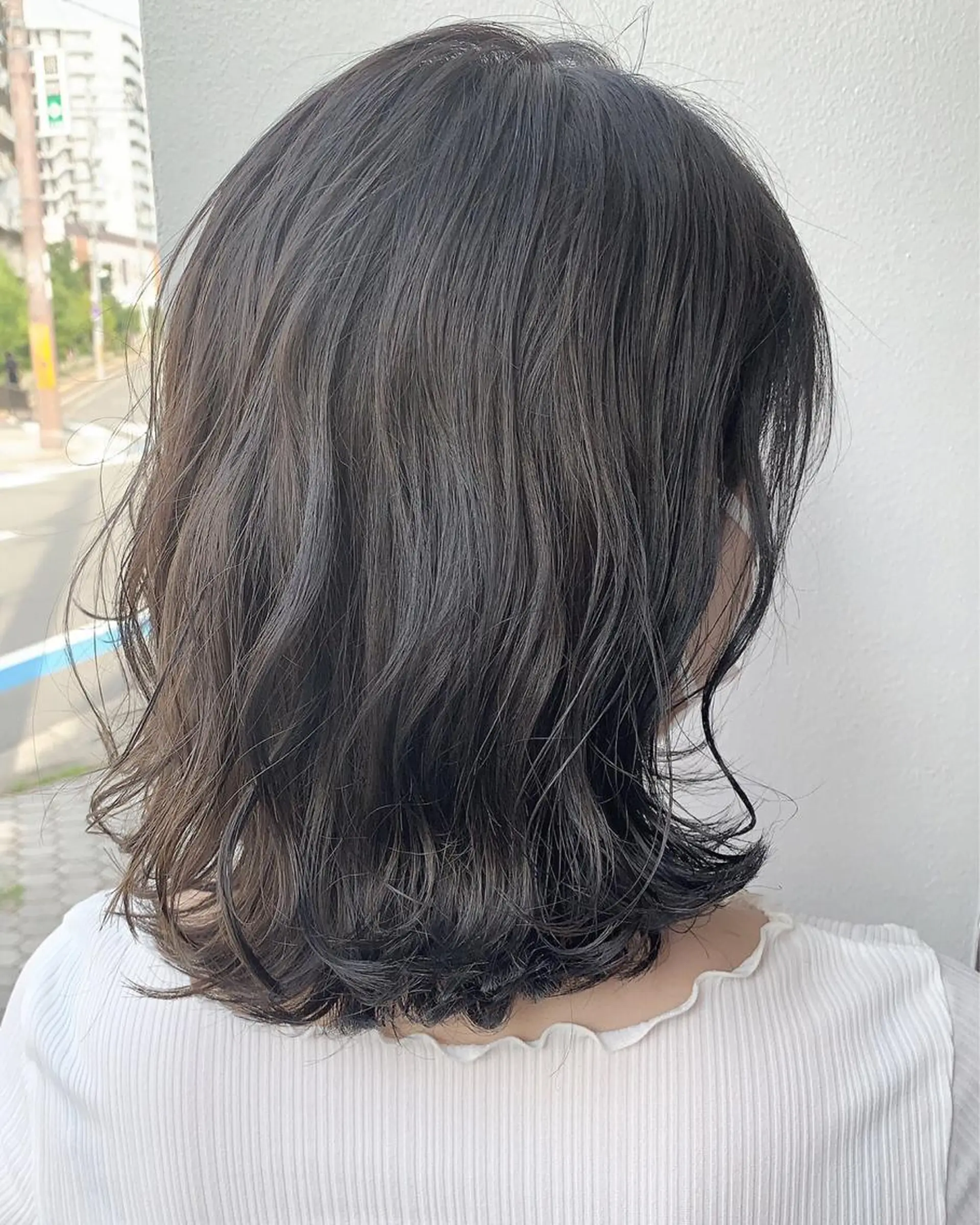 セミロング カラー グレージュ オリーブグレージュ オリーブグレー カット ヘアカラー トリートメント 西村 美羽のヘアスタイル