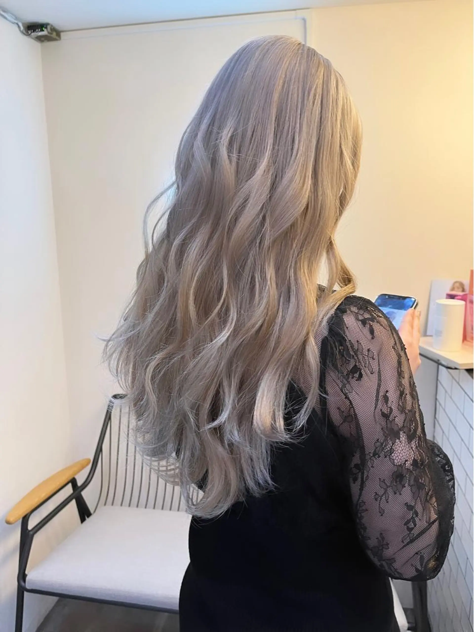 ロング カラー ヘアアレンジ ブリーチ ケアブリーチ ヘアカラー ハイトーンカラー 🦋yuri🦋のヘアスタイル