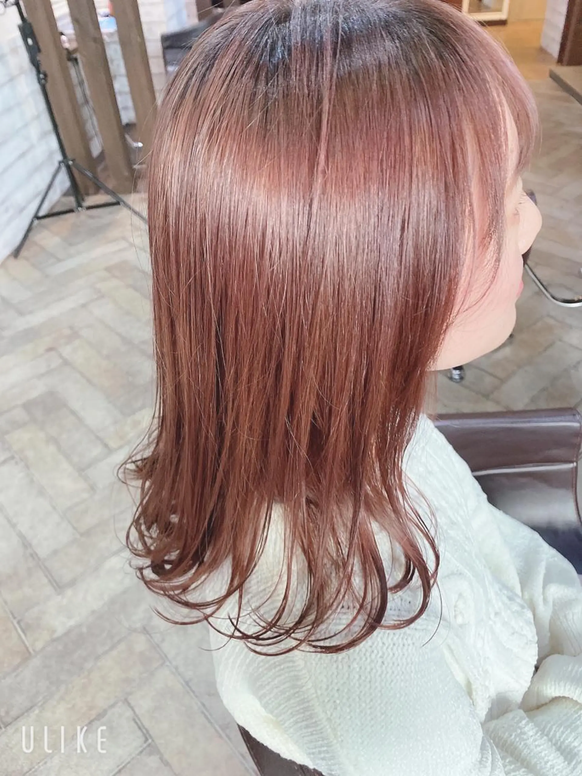 ミディアム カラー ベージュカラー ピンクカラー ピンクベージュ カット ヘアカラー トリートメント グランルシア梅田所属・女性指名人気no.1 尾崎のヘアスタイル