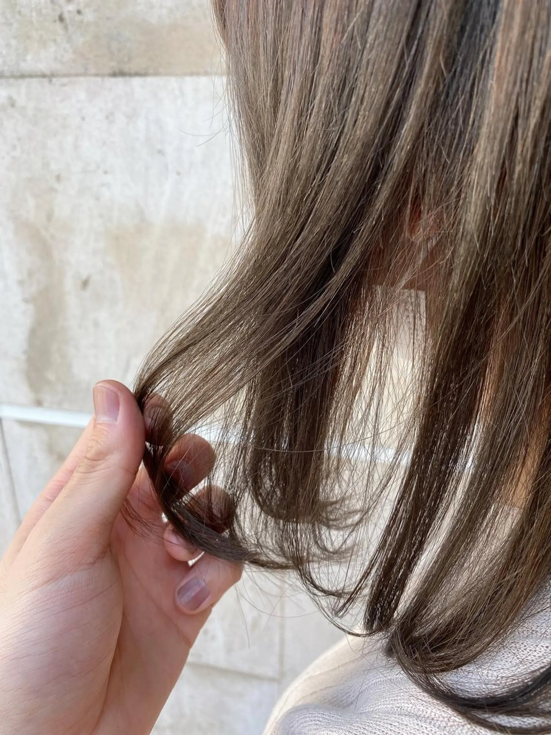 ショート カラー ベージュカラー ブリーチ ミルクティーベージュ ブリーチなし✨艶髪 カラー𓃲YAGIのヘアスタイル