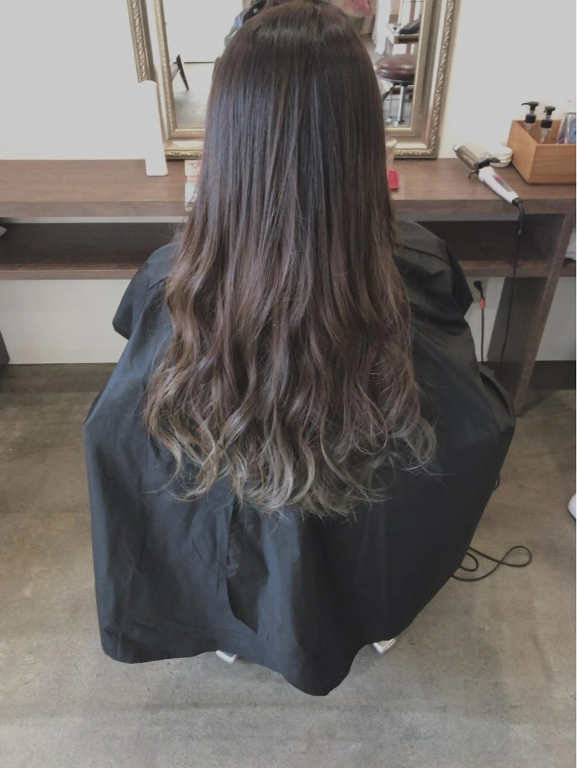 ロング カラー レイヤーカット匠 イソザキノリユキのヘアスタイル