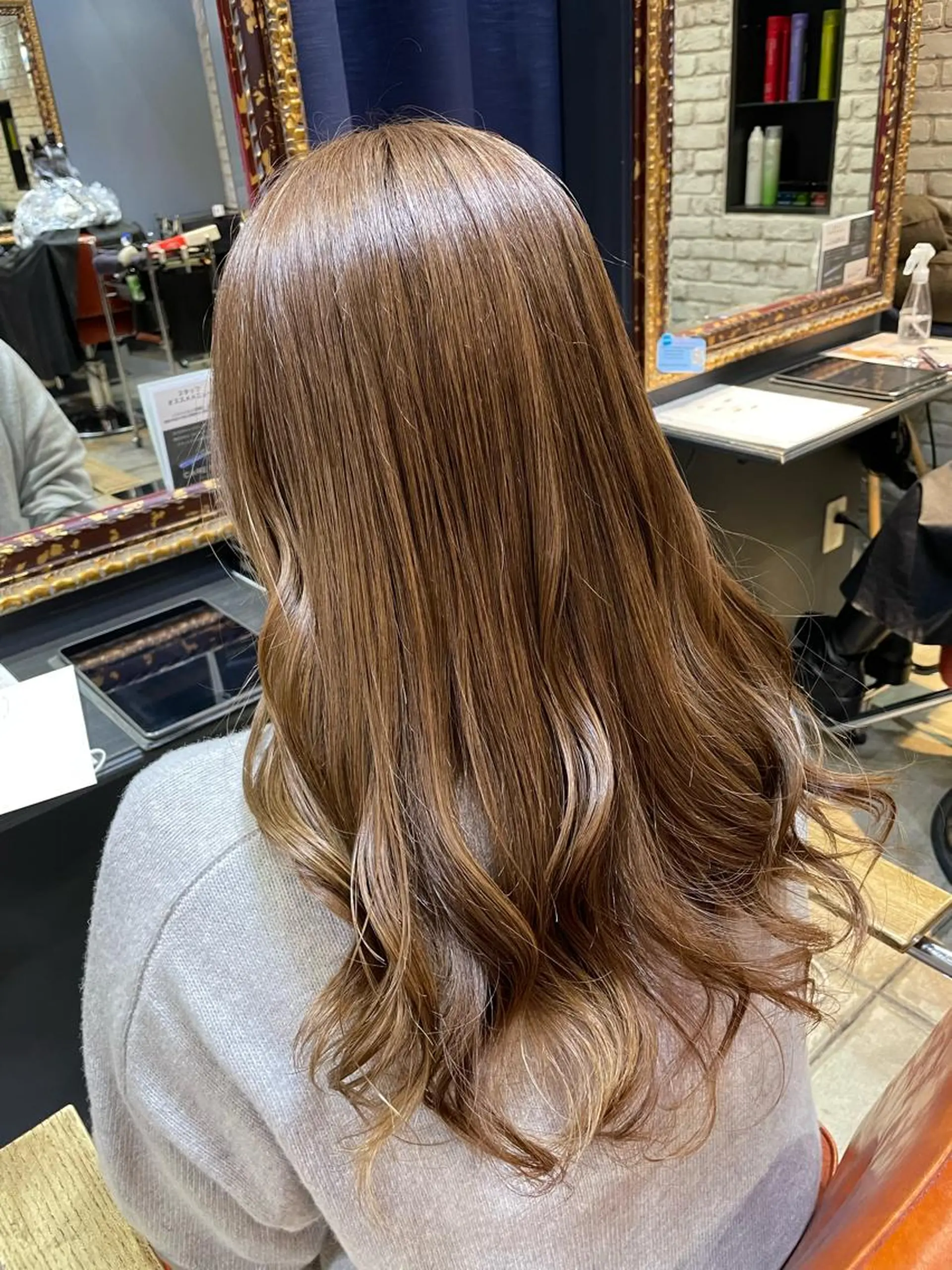 セミロング カラー ベージュカラー ブリーチ 透明感カラー イルミナカラー ミルクティーベージュ カット ヘアカラー 推しカラー美容師 Yukino🌈のヘアスタイル