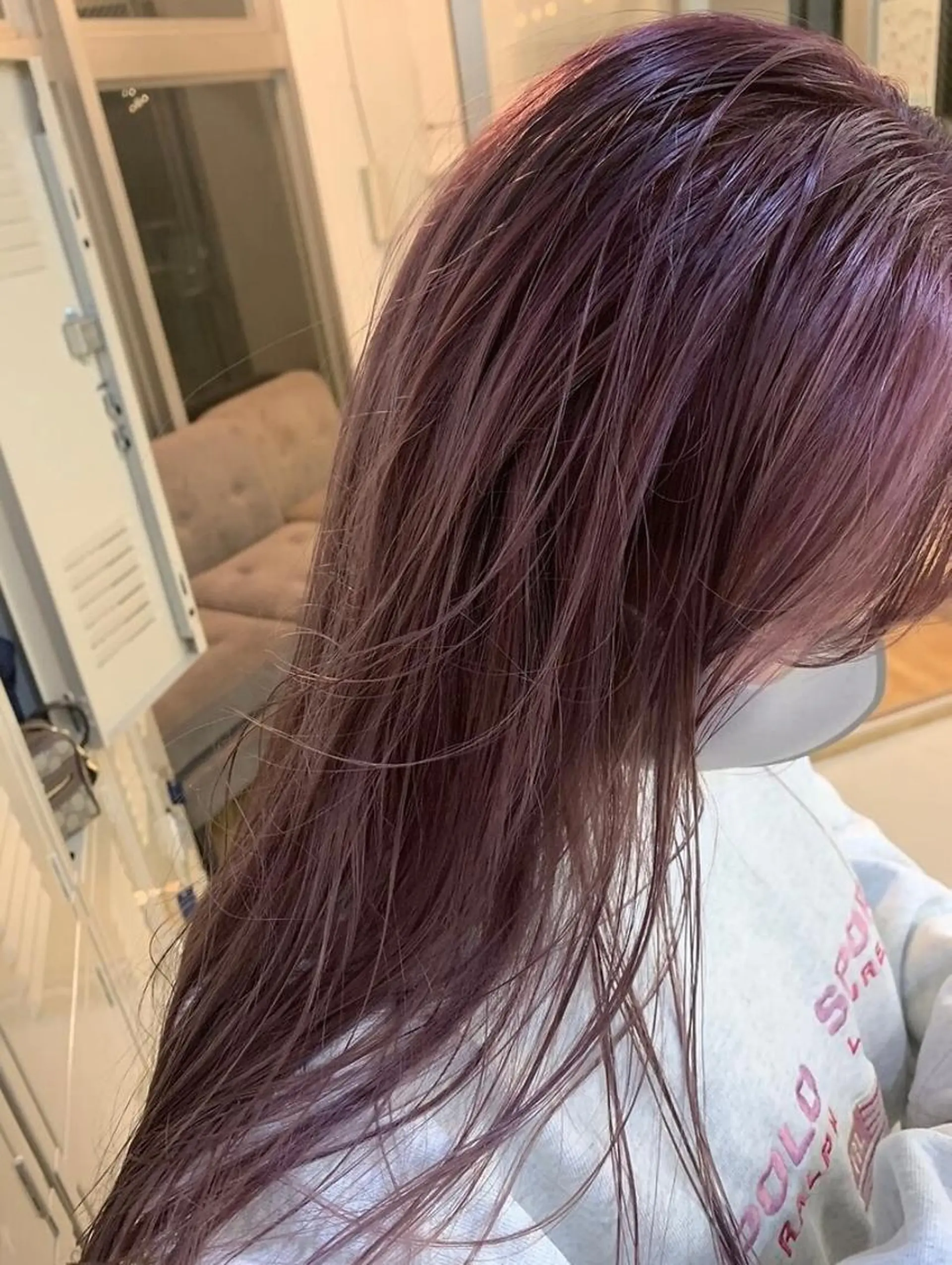 ロング カラー ベージュカラー ブリーチ ピンクカラー ピンクパープル パープルカラー サキ🤍ハイトーン 🩰くびれ巻きヘアのヘアスタイル