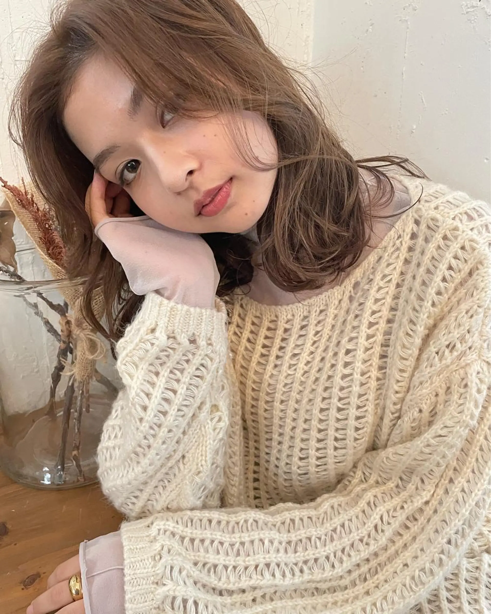 ミディアム カラー ヘアアレンジ ネイル ベージュカラー 透明感カラー ハイトーンカラー ラベンダーカラー ラベンダーベージュ 透明感color 🥣suzunaのヘアスタイル