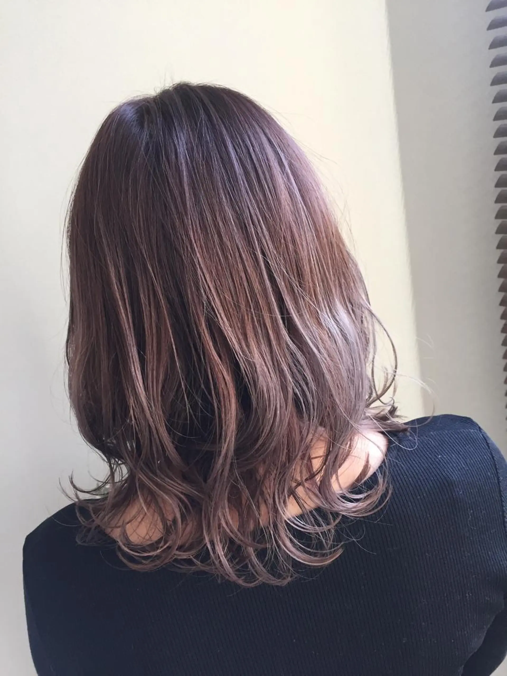 ミディアム ラベンダーベージュ 白髪ぼかし ハイライト専門/大嶋のヘアスタイル
