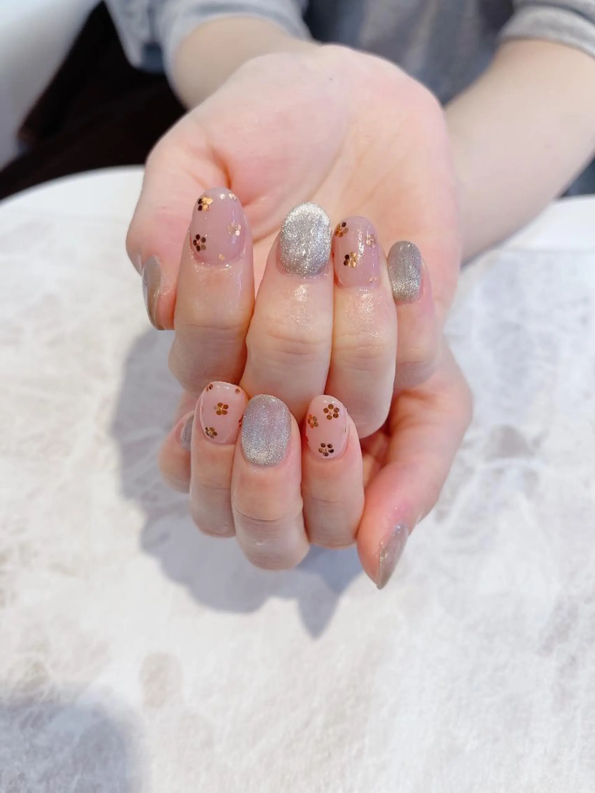 ネイル ホログラムネイル マグネットネイル ハンドネイル Nailsalon Julius luna所属・Juliusluna FUZUKIのネイルデザイン